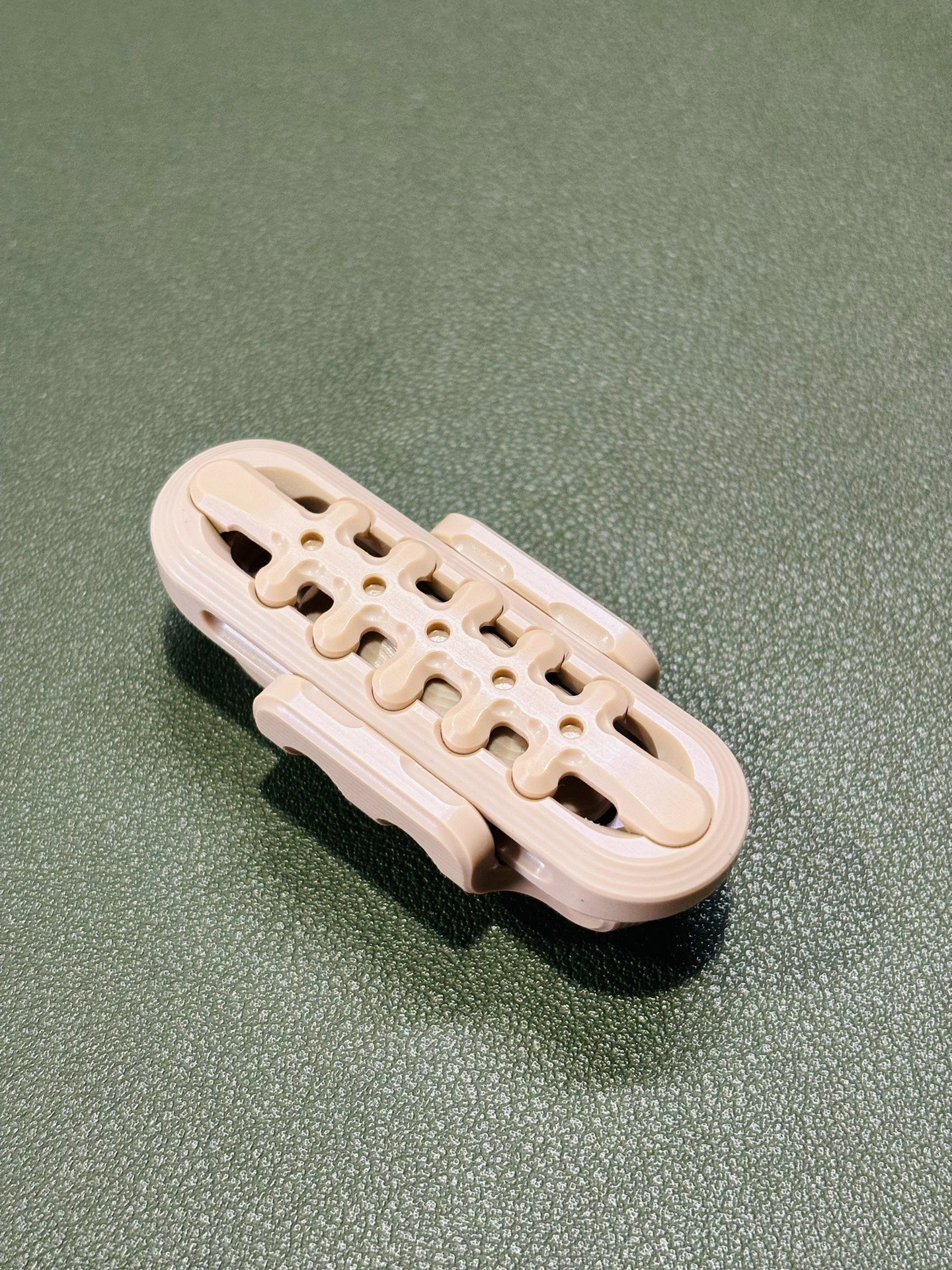 EXOSKELETON PEEK