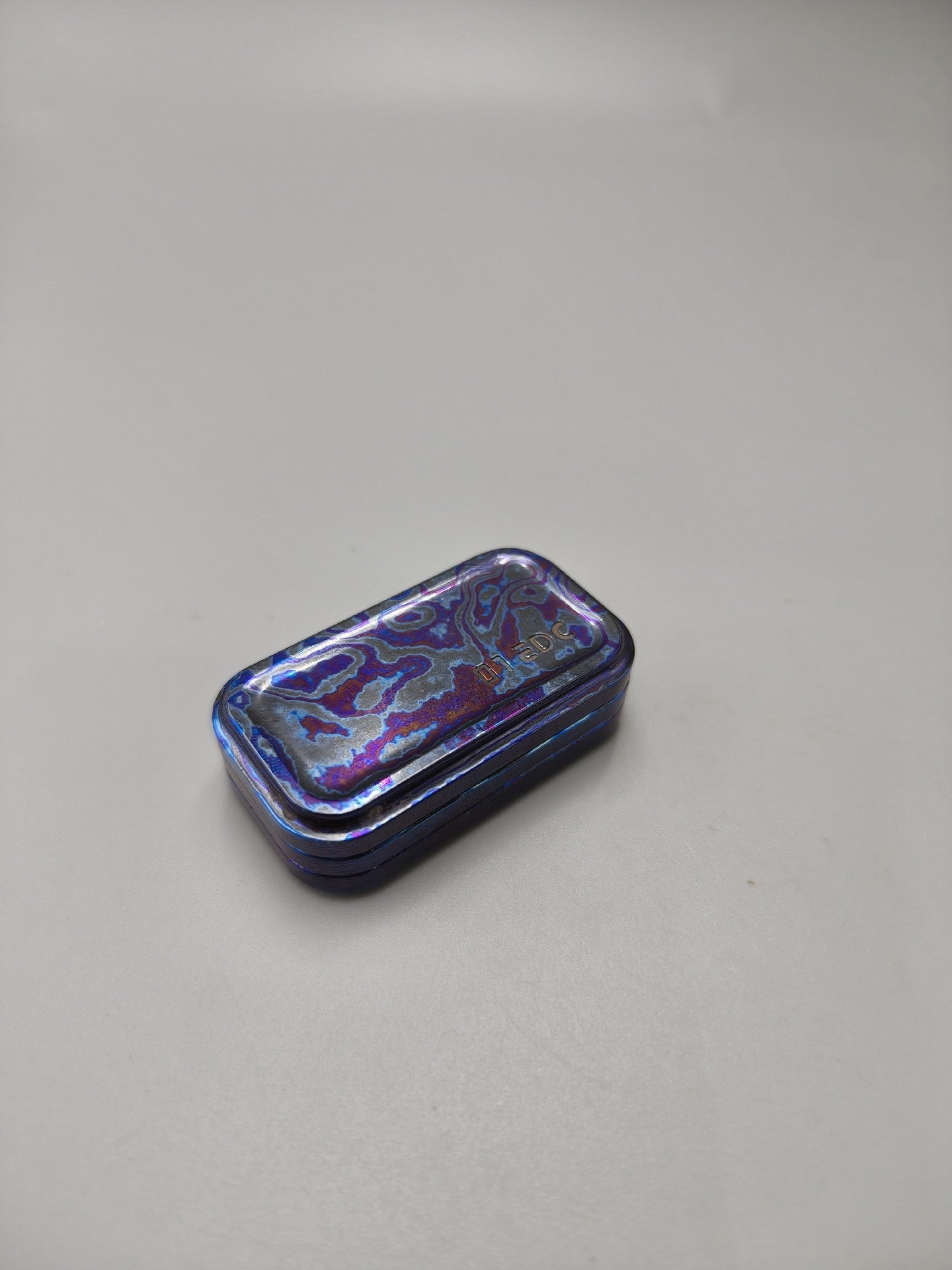 Slider-Feeling Magnetic Zircuti