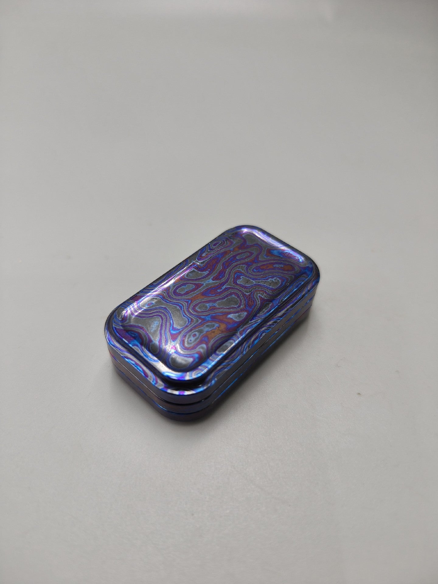 Slider-Feeling Magnetic Zircuti