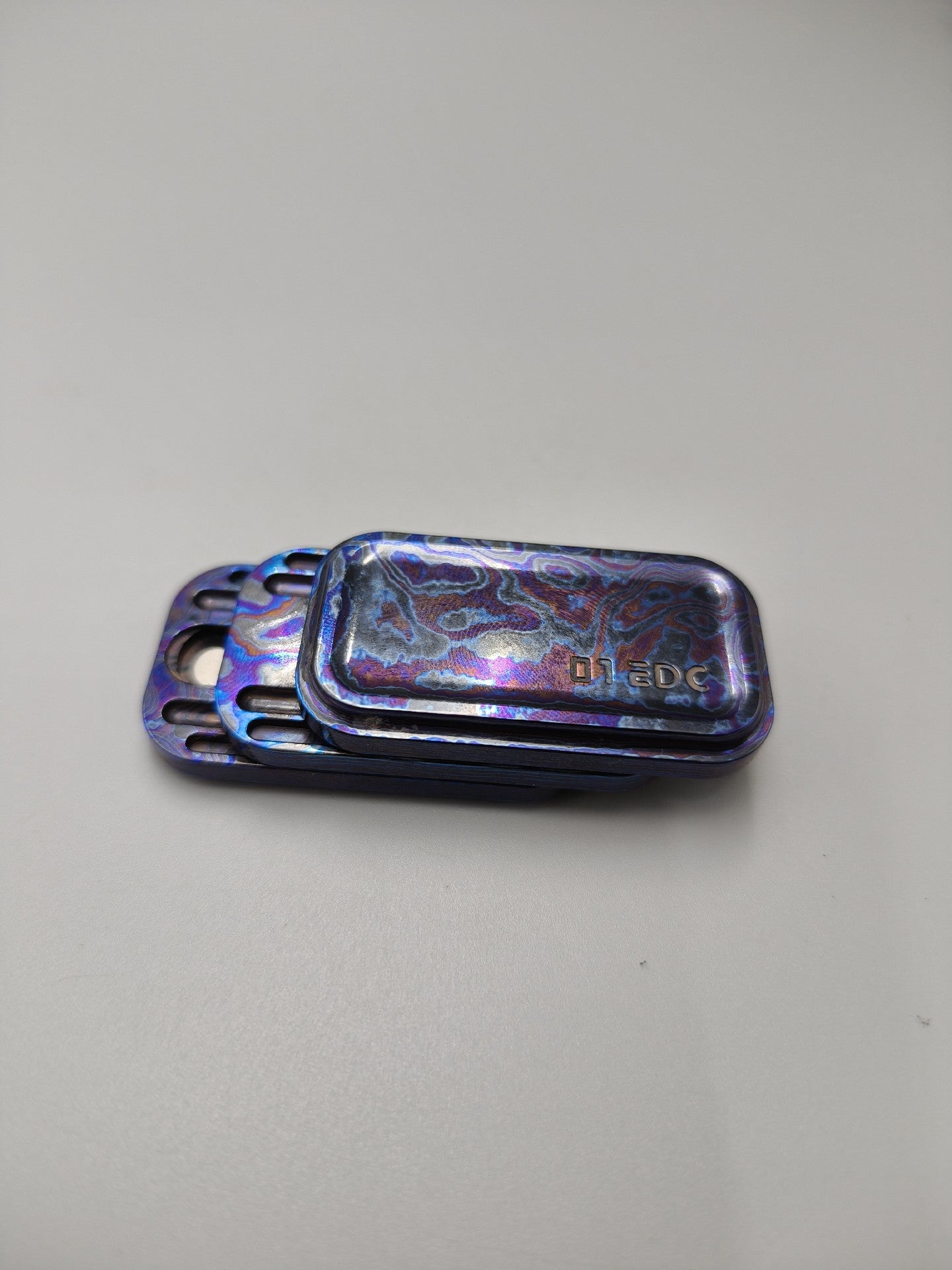 Slider-Feeling Magnetic Zircuti