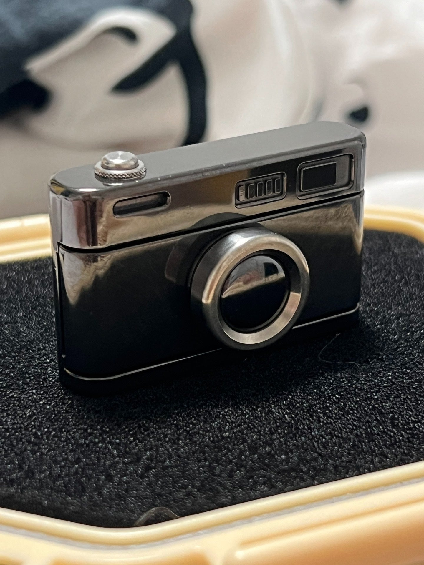 Camera M Zirconium