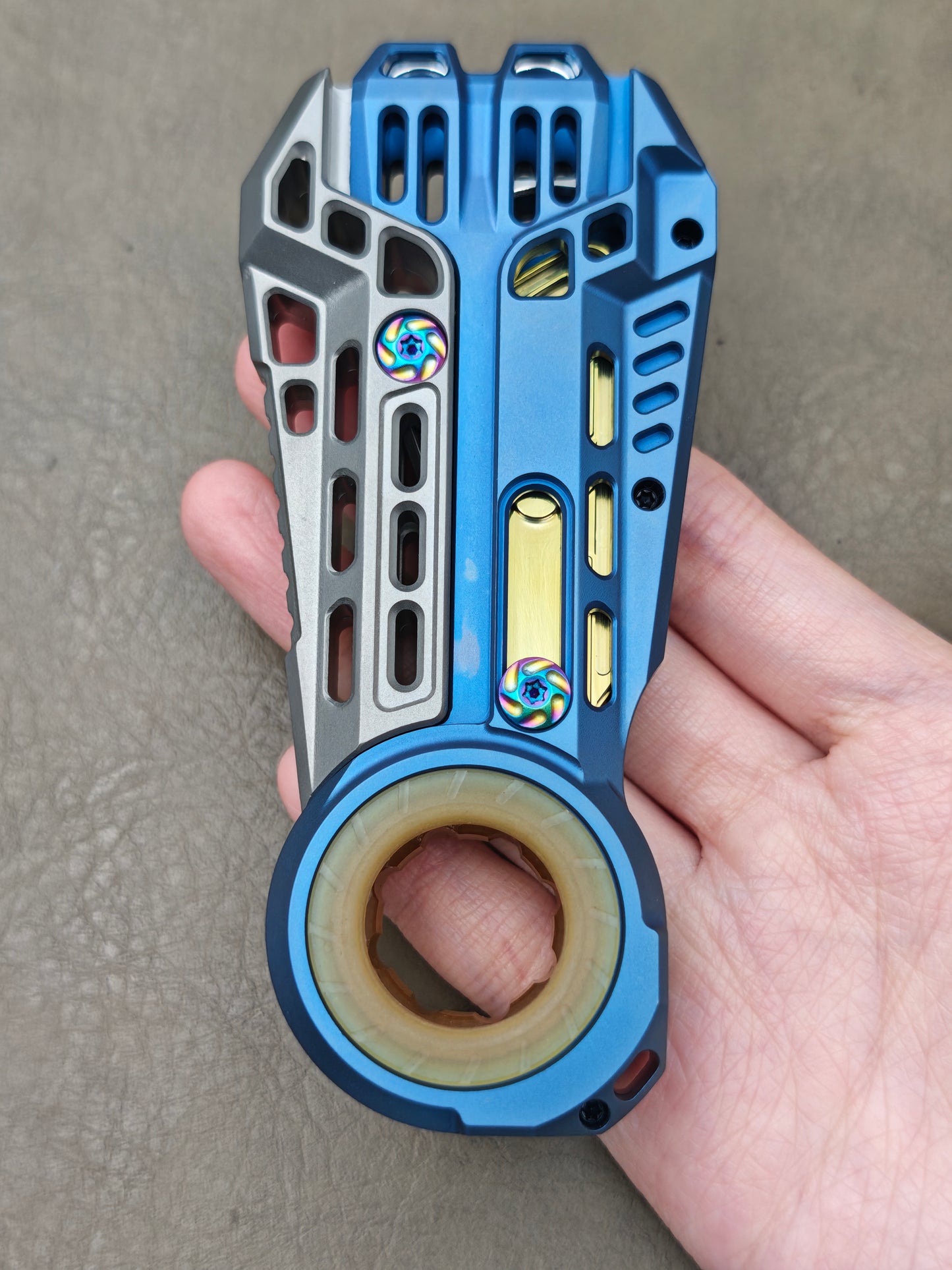 Qi Hang Titanium