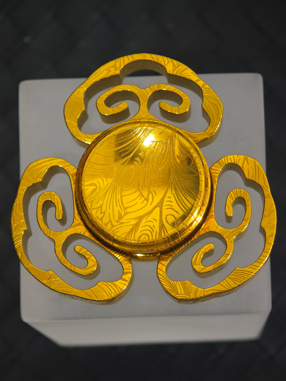Yungong Xunyin Stainless Steel Gold Plated Stonewashed Engraved