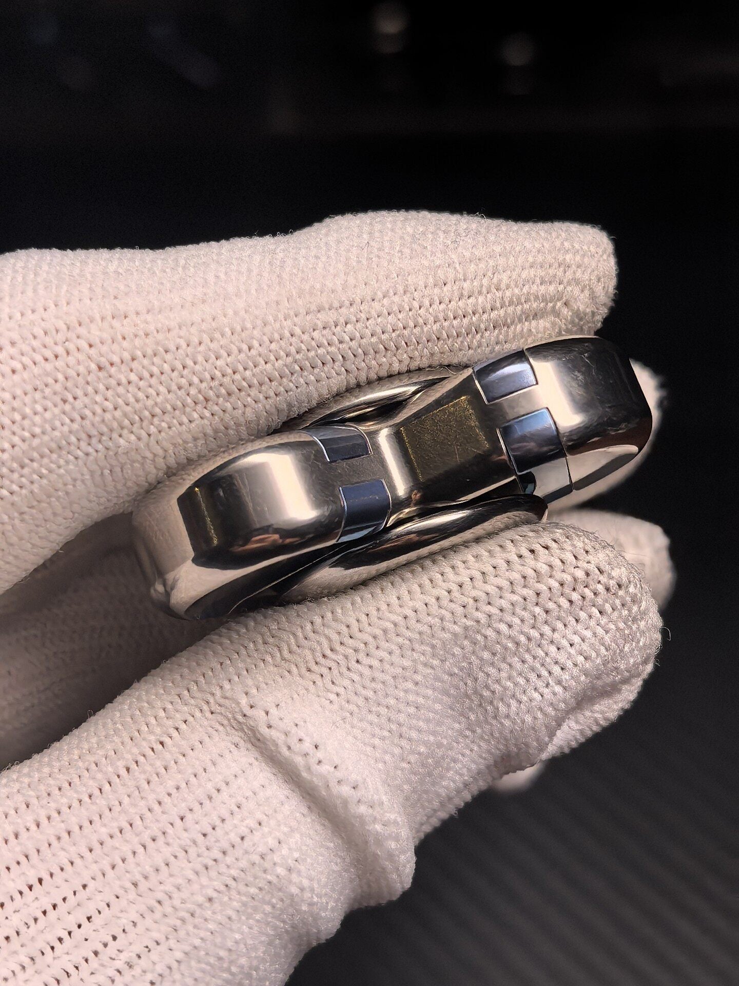 Trefoil Titanium