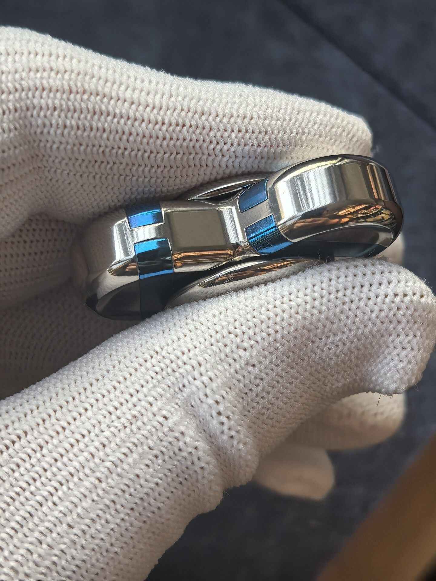 Trefoil Titanium
