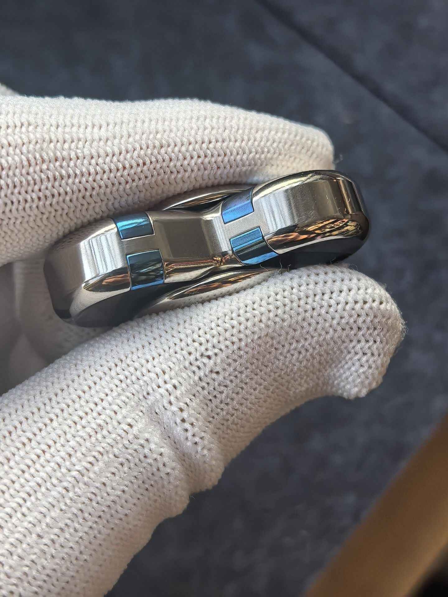 Trefoil Titanium