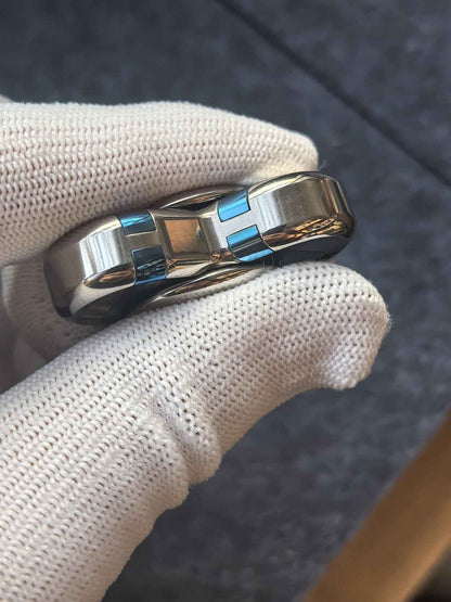 Trefoil Titanium