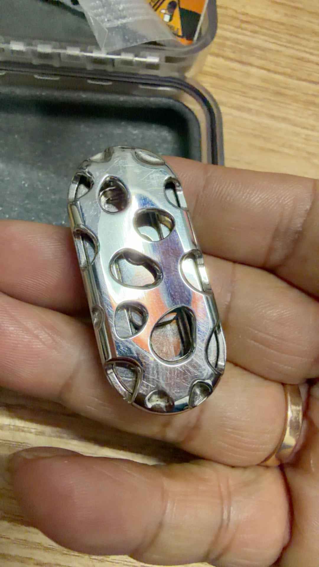 Top B