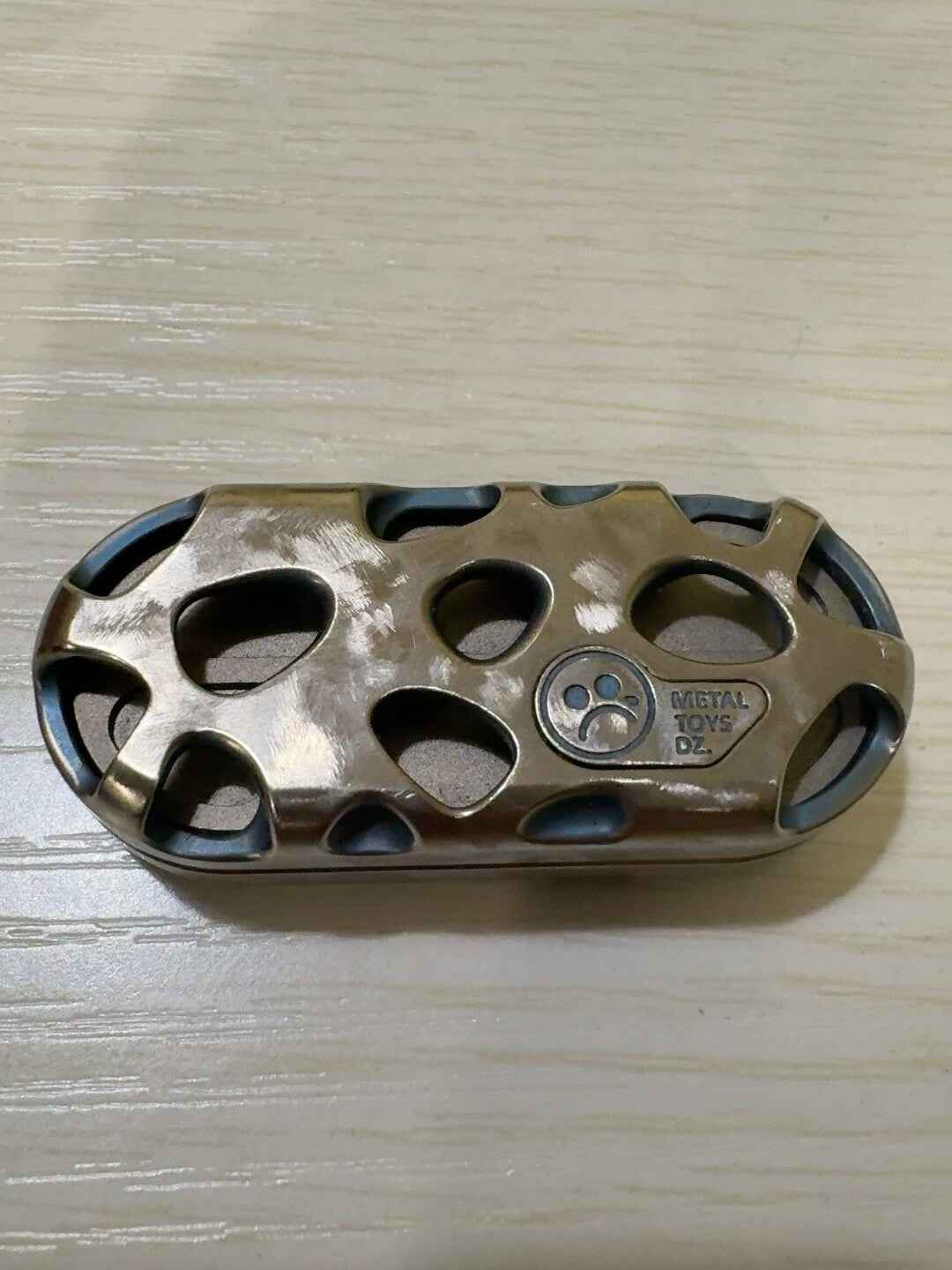 Top B, Titanium