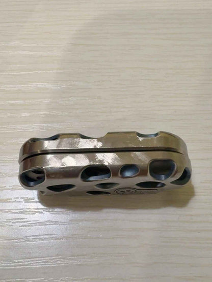 Top B, Titanium