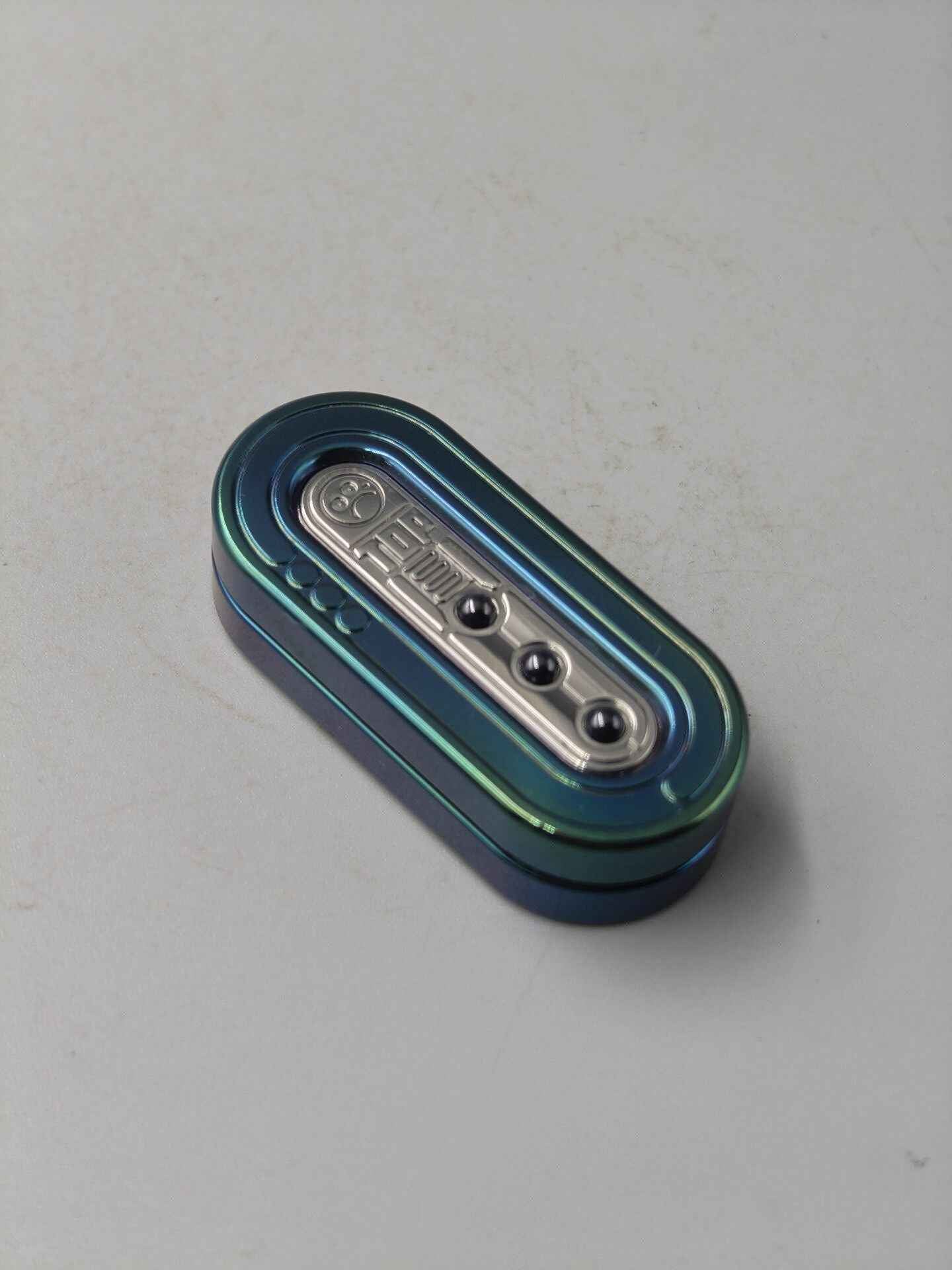 Top B, Zirconium