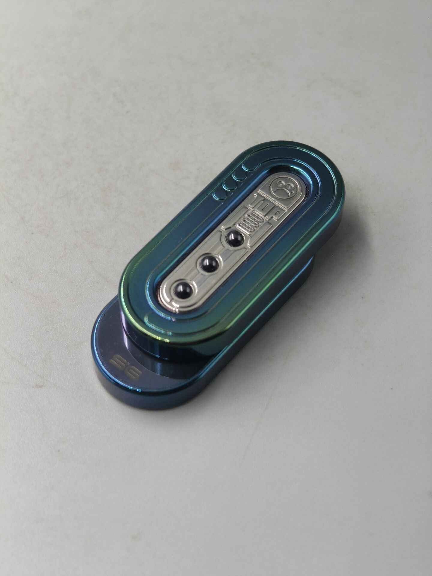 Top B, Zirconium