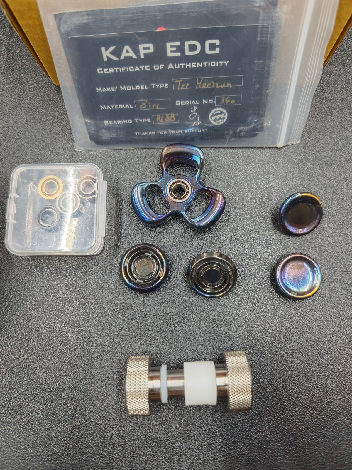 Three-Leaf Horizon Zirconium
