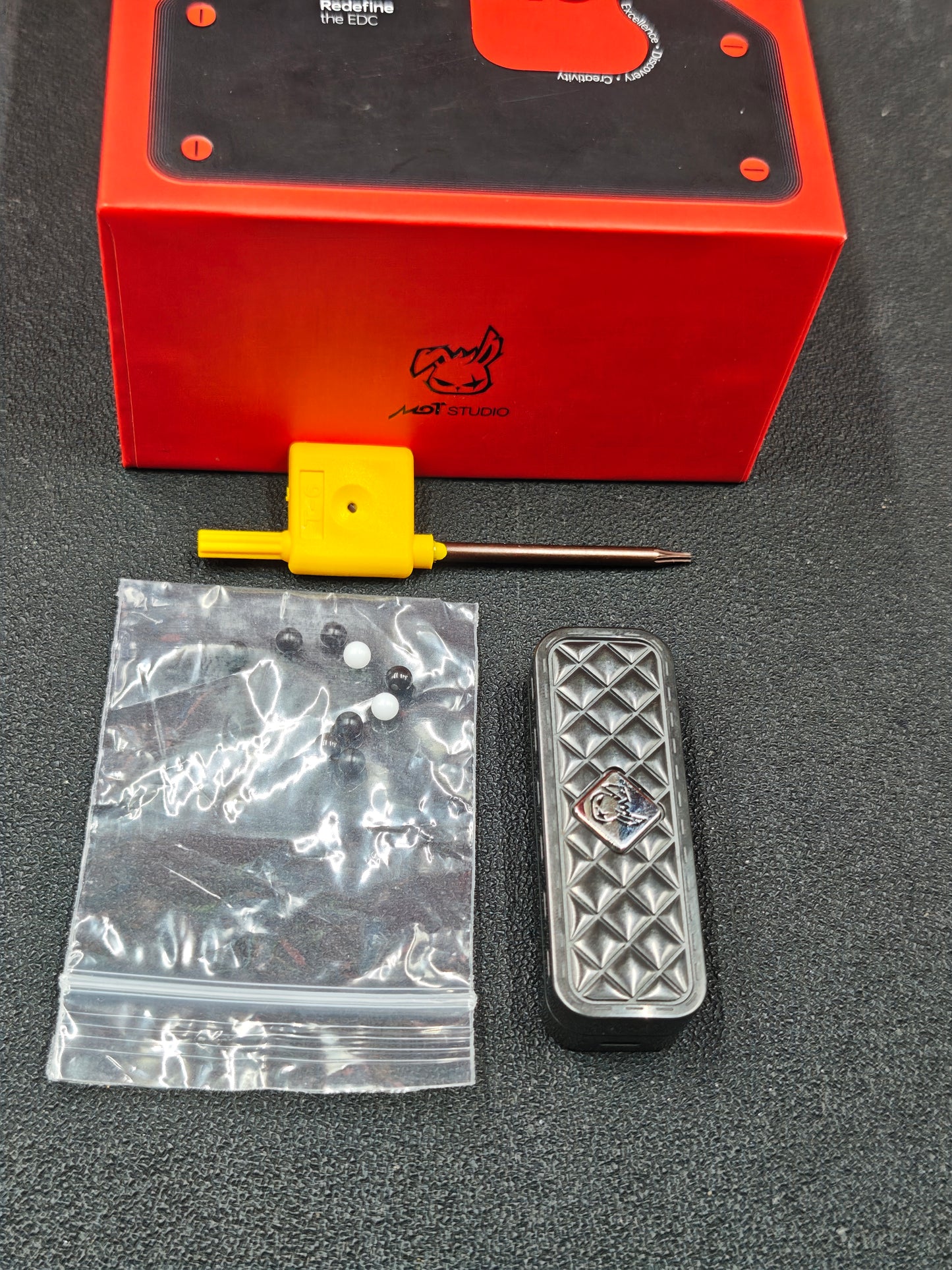 Feng Ling Zirconium
