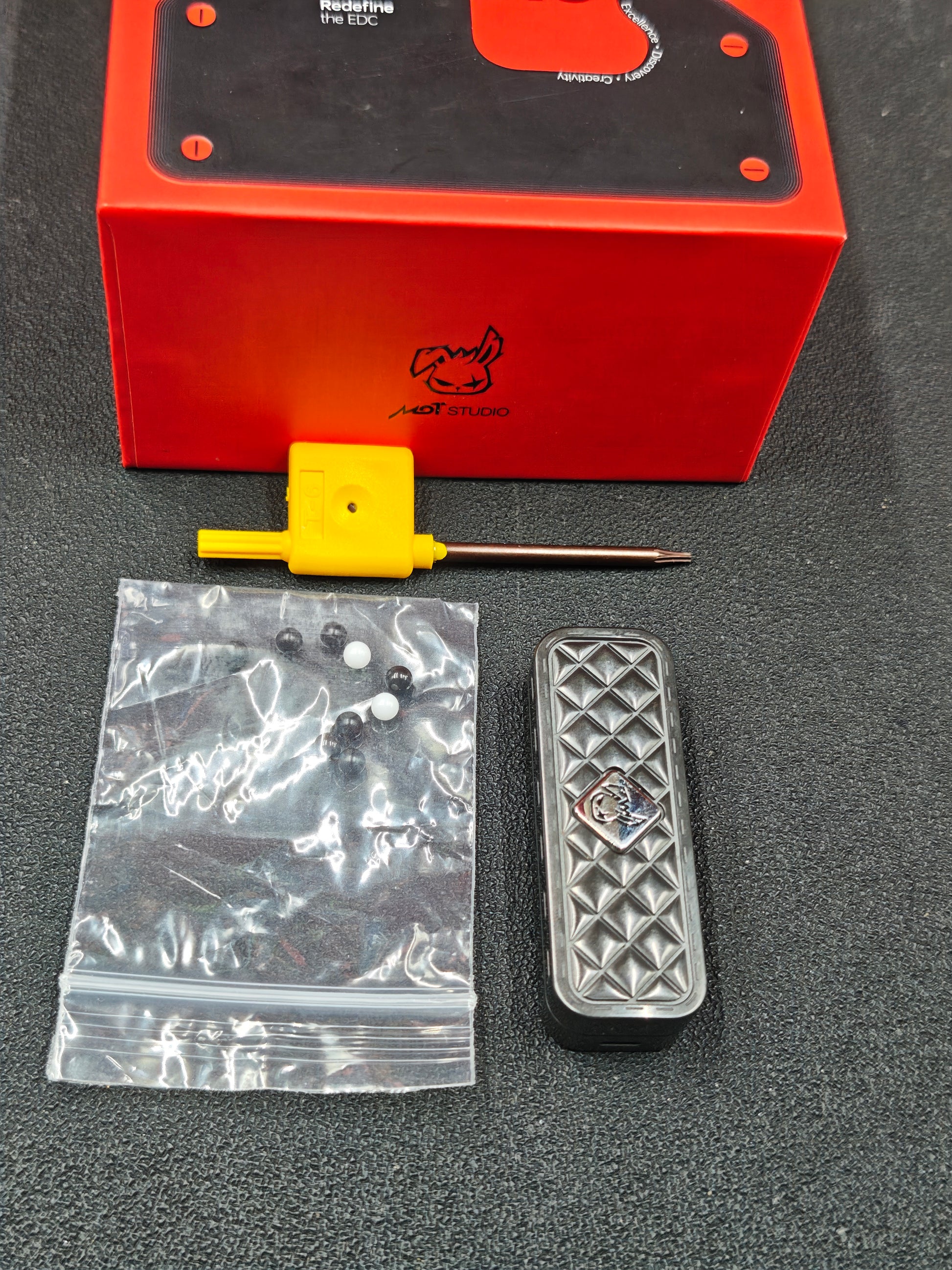 Feng Ling Zirconium
