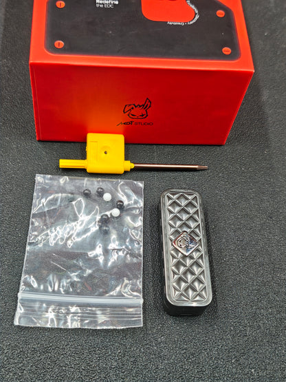 Feng Ling Zirconium