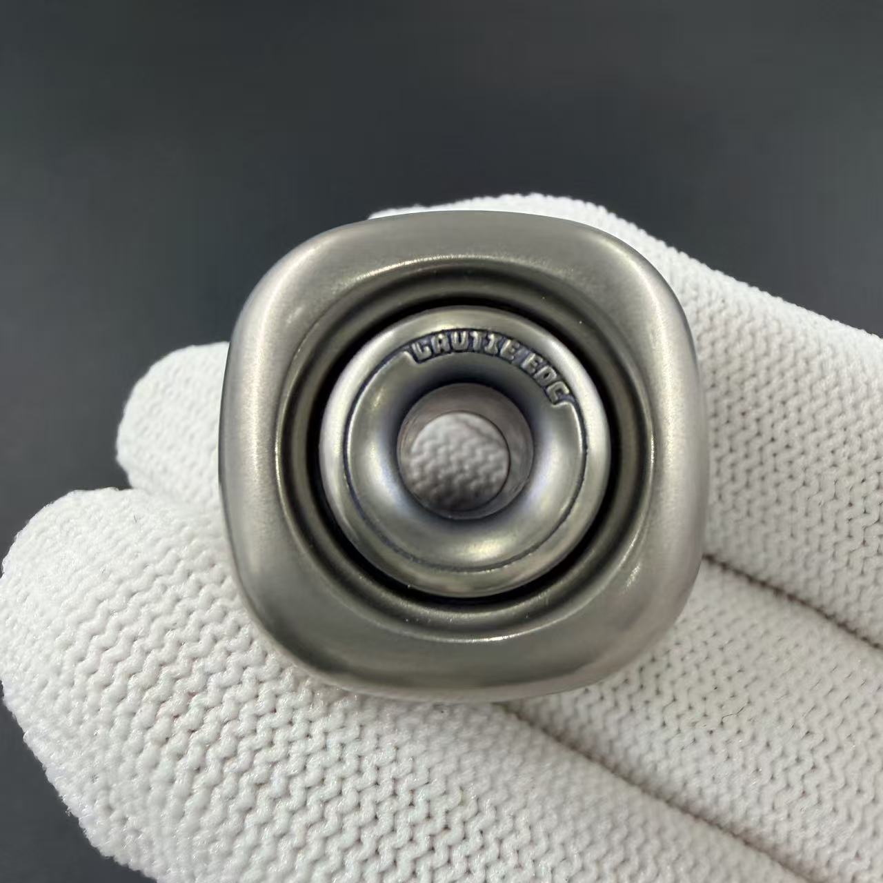 Sugar Cube Titanium