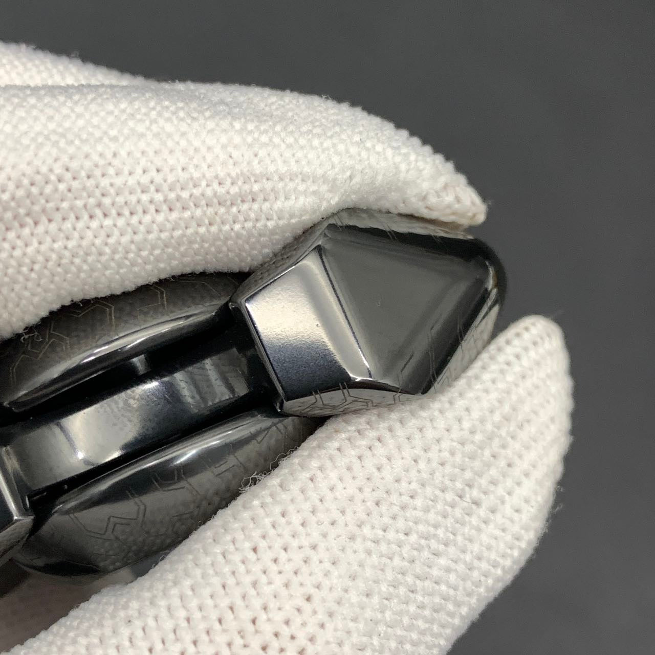 Feather Zirconium Engraved