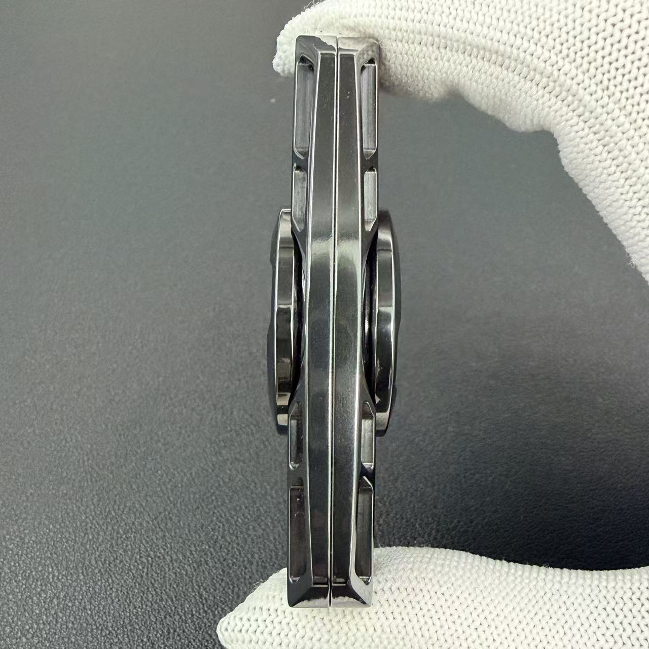 Ling Yin Zirconium