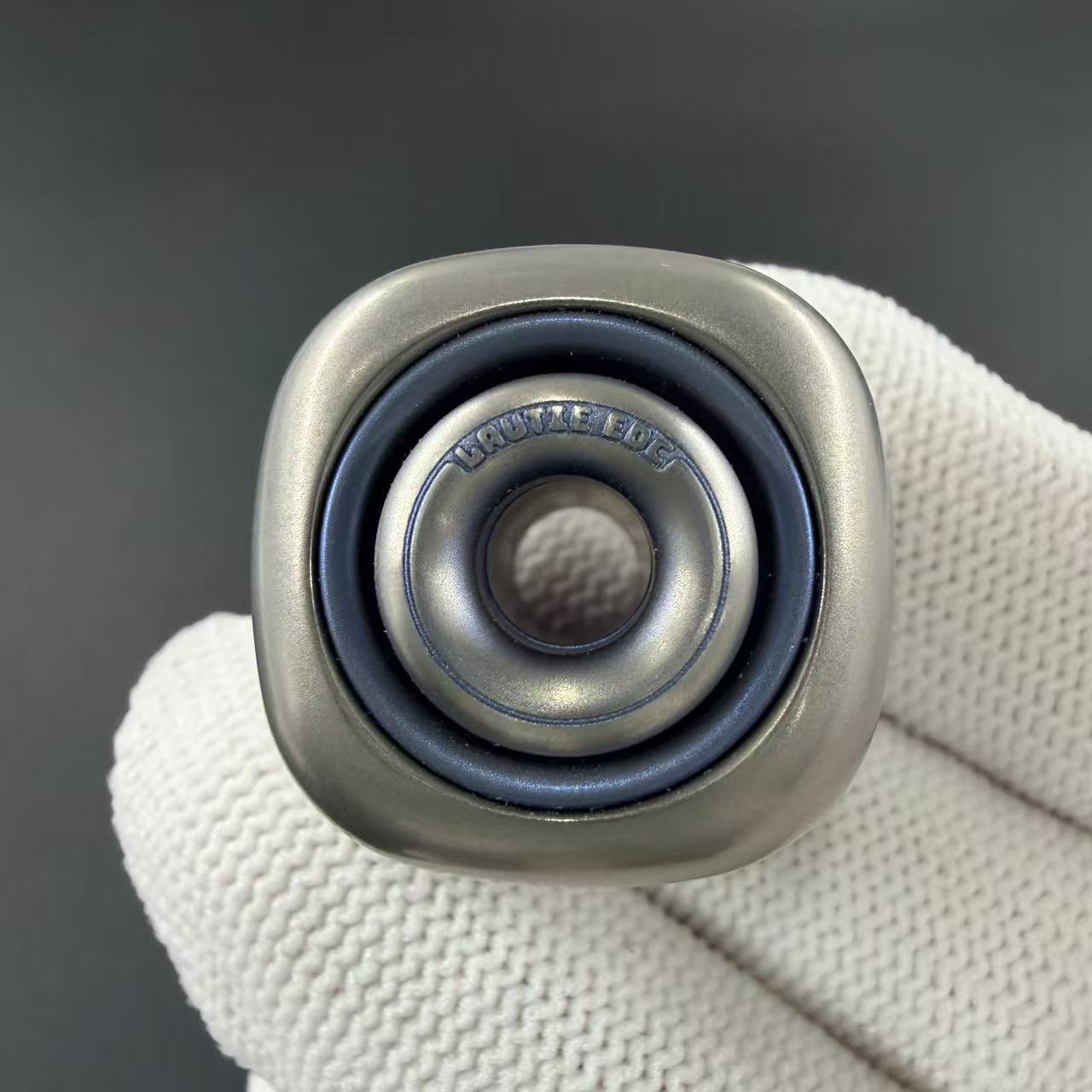 Sugar Cube Titanium