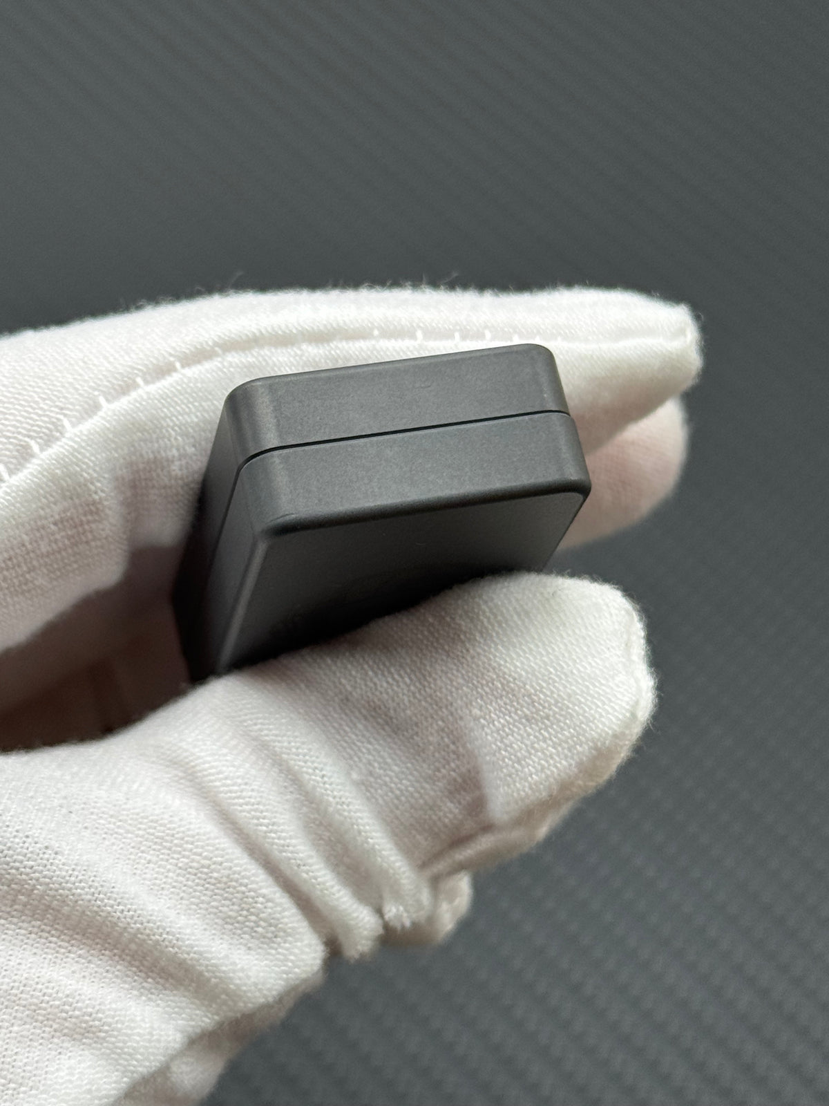 Mute Zirconium