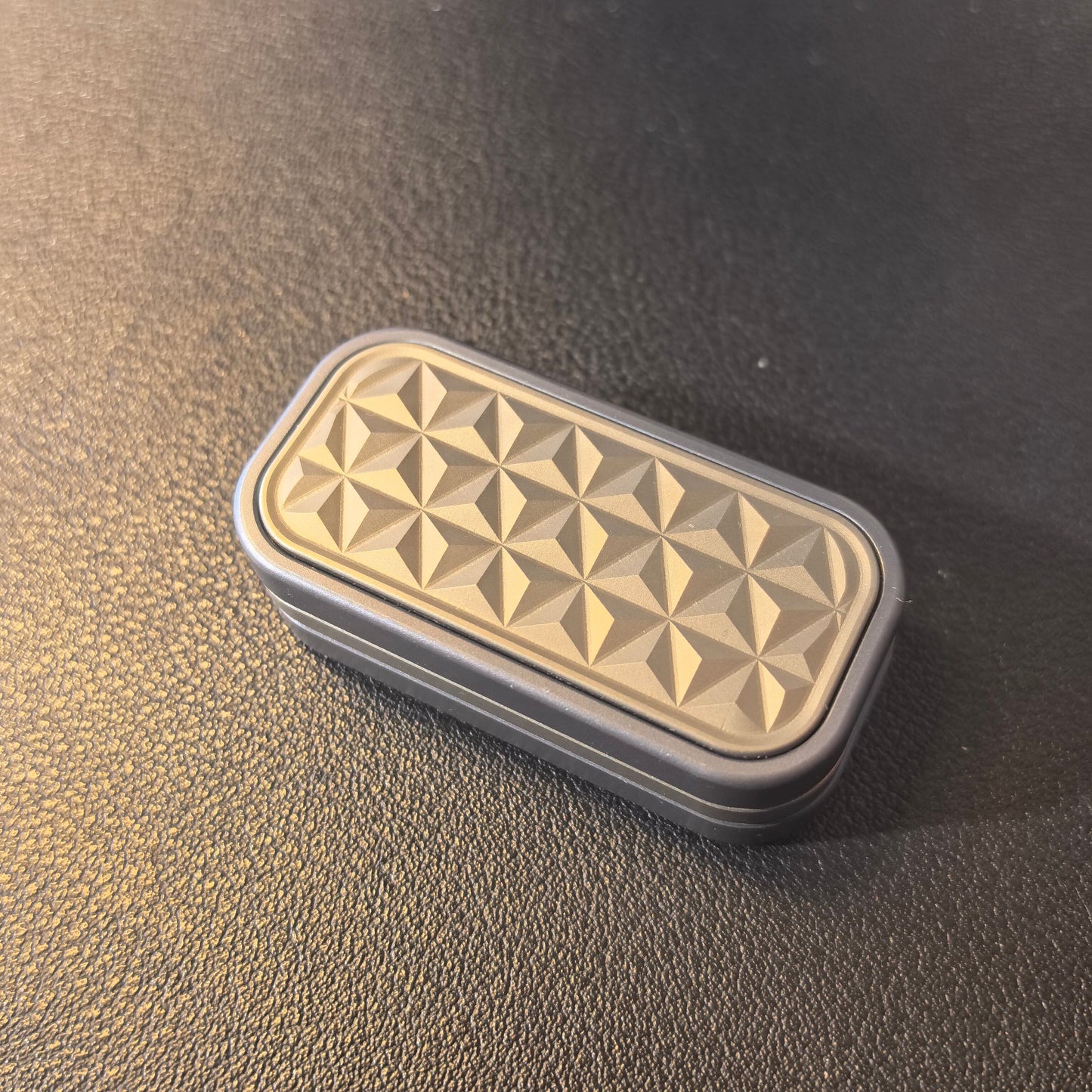 Schrodinger Cat Titanium