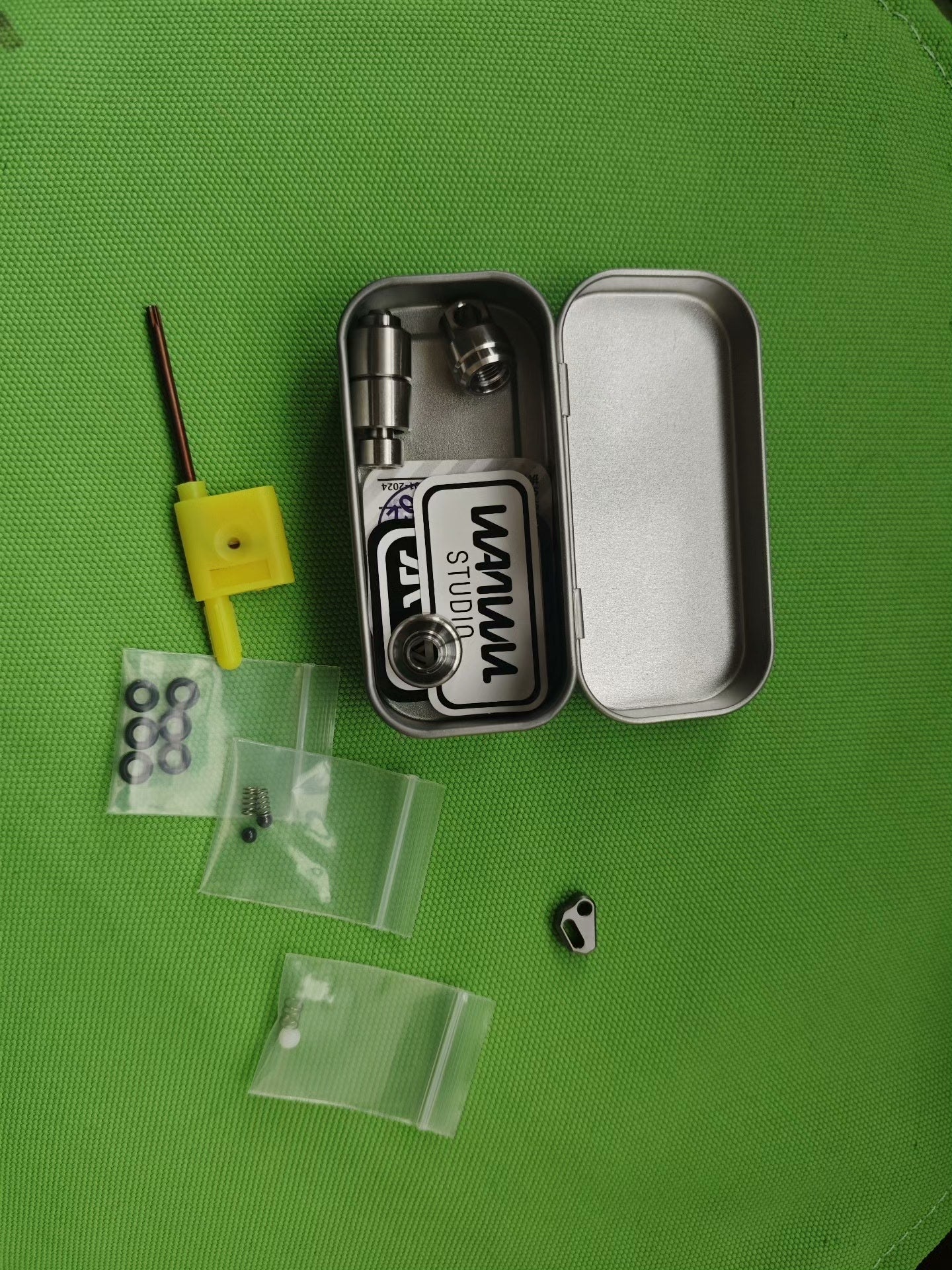 Breaker Titanium