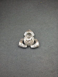Toothless Mini Pearl White Damasteel