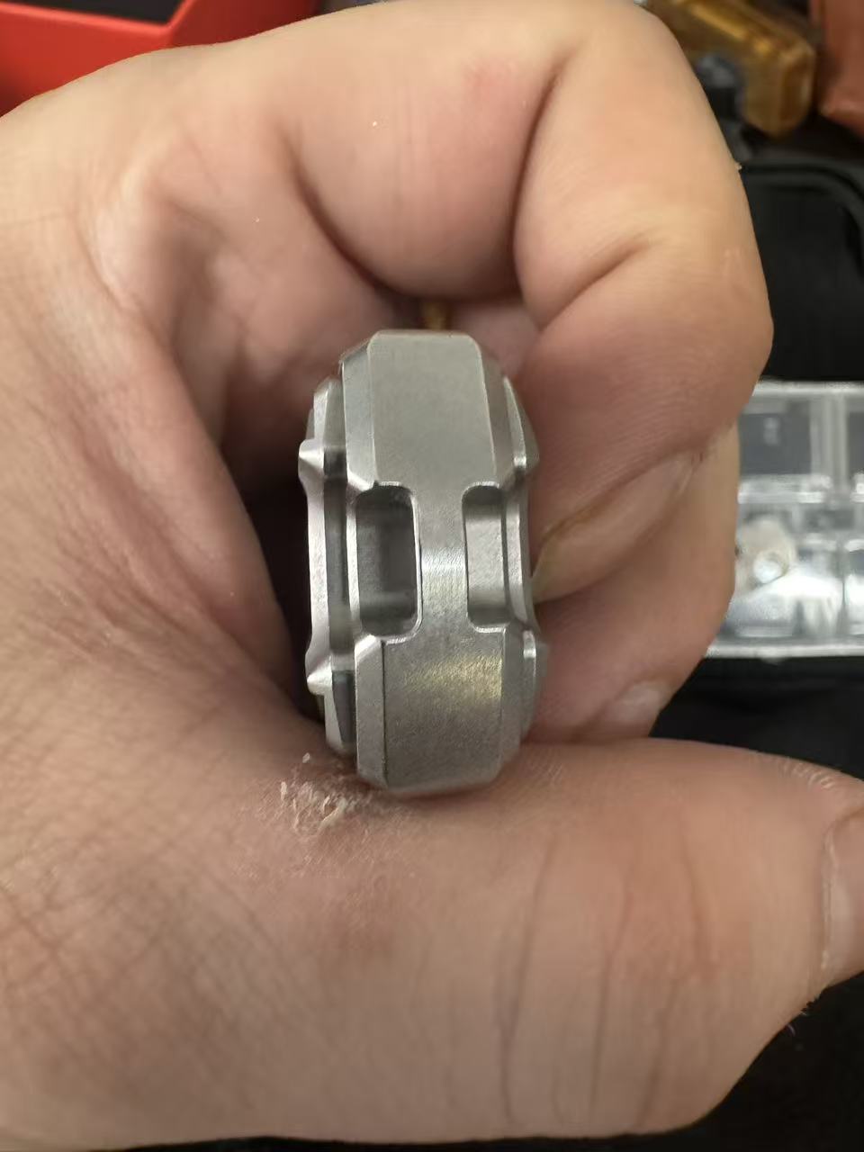 Thousand machines Stainless Steel Stonewashed