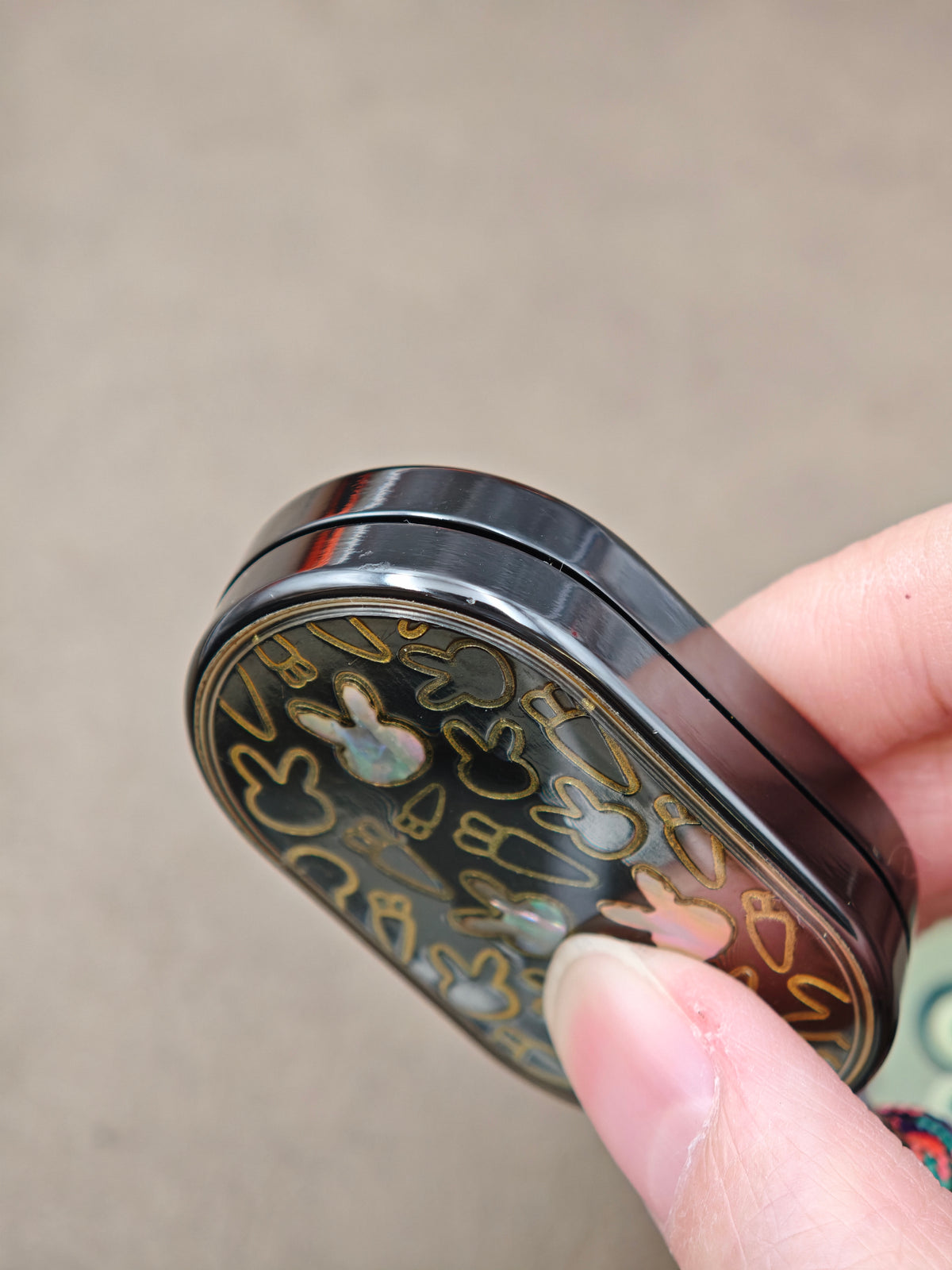 Grumpy Rabbit Rhythm Zirconium Resin-Sealed Oil Slick
