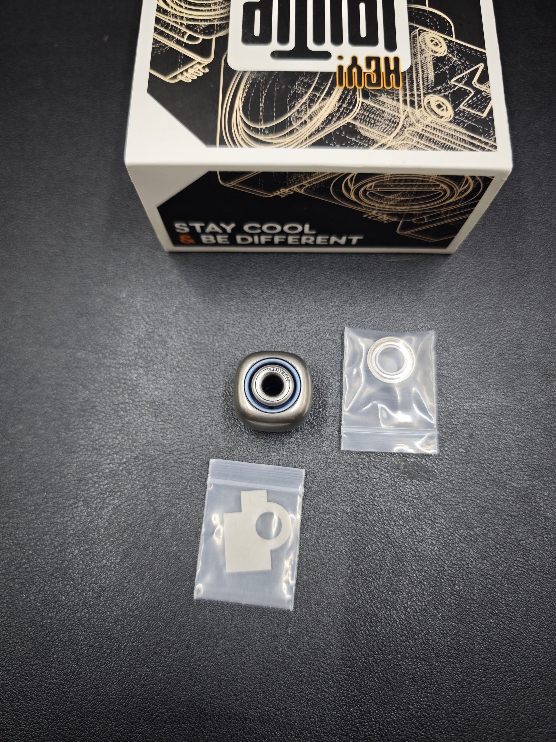 Sugar Cube Titanium