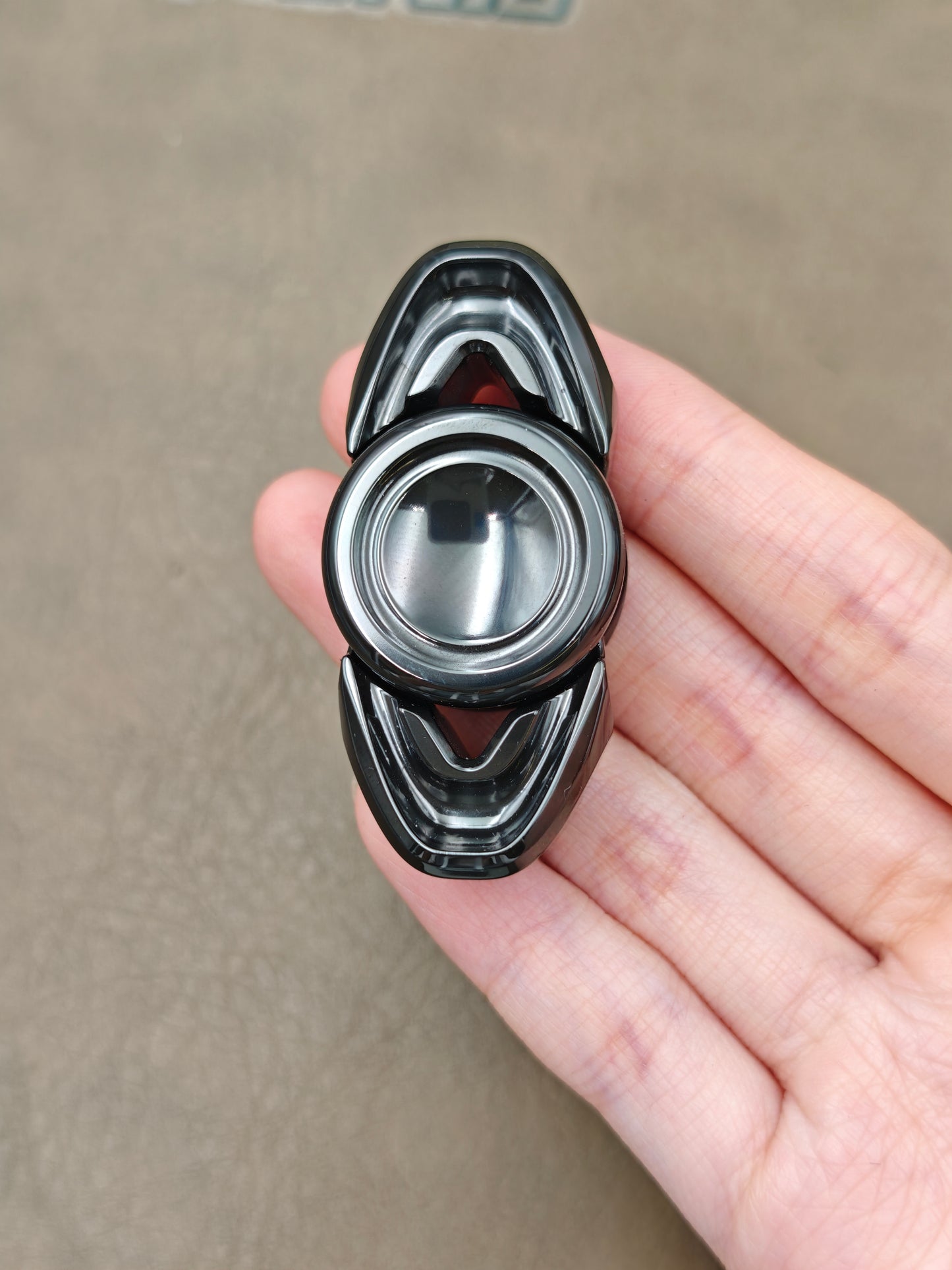 Pan Yixian Zirconium Polished