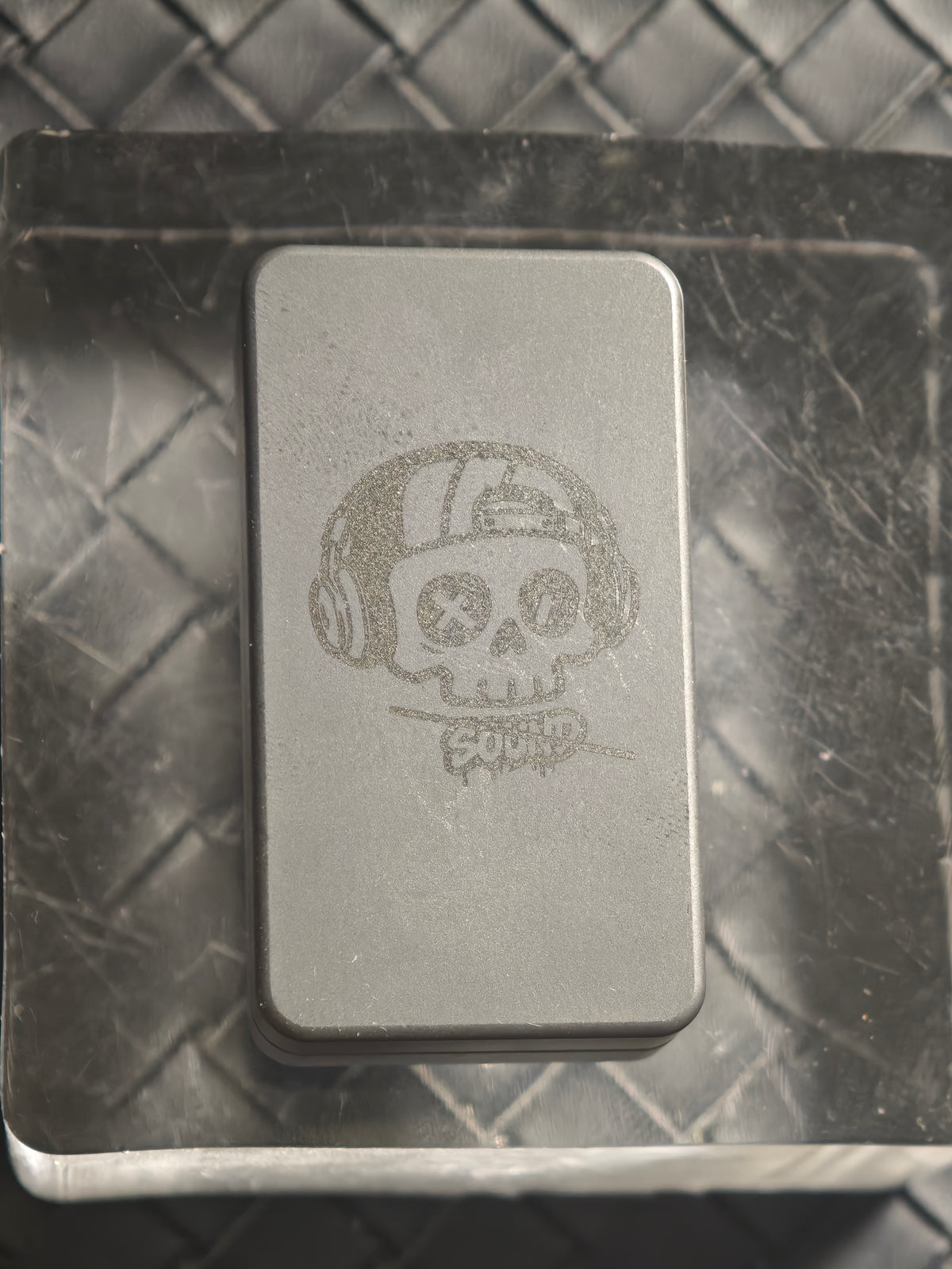 Mute Zirconium