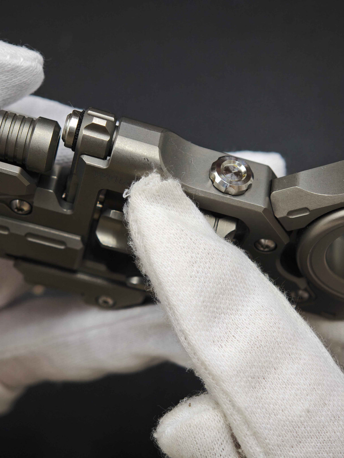 EDCELL Breaker Titanium