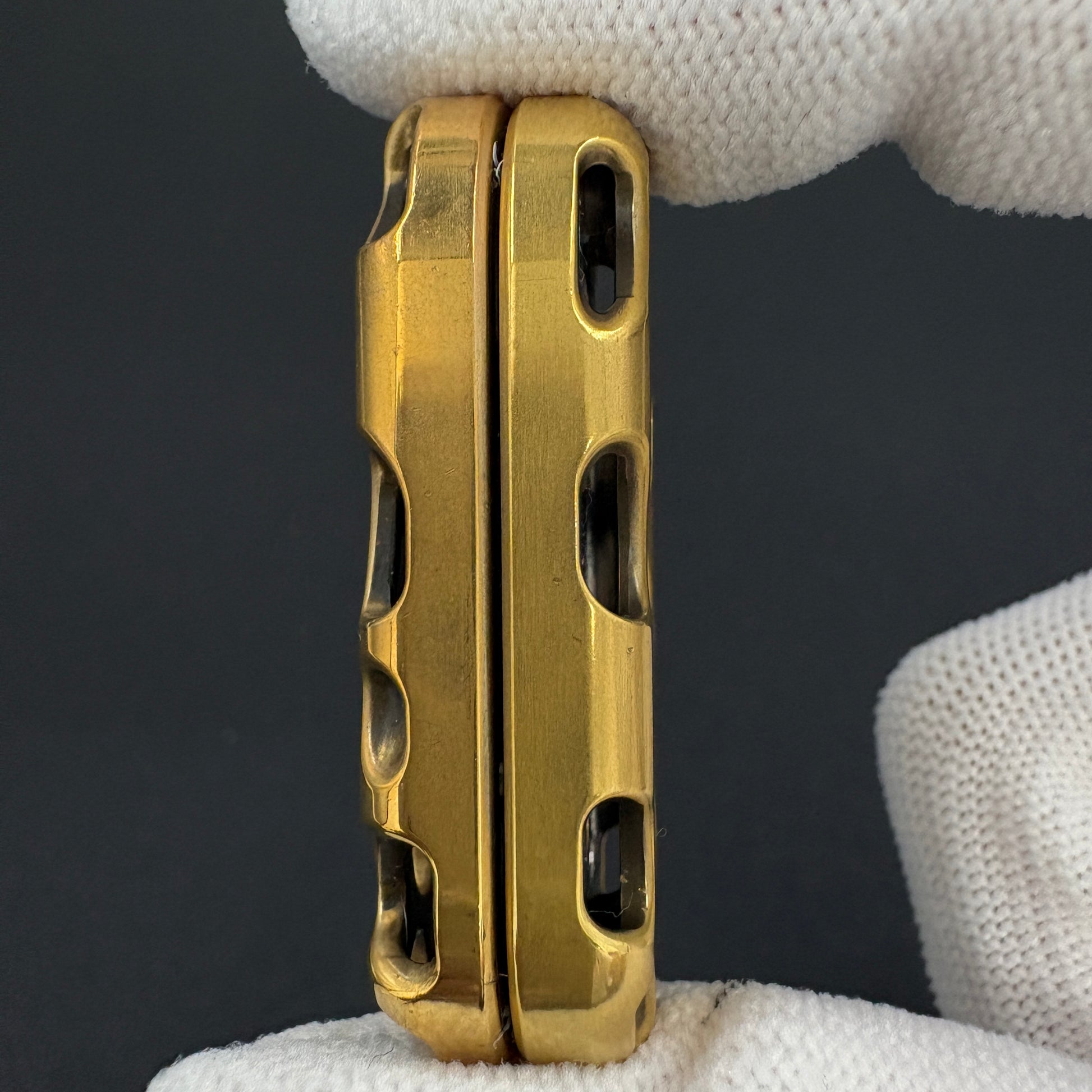 Top B Fingerprint Brass