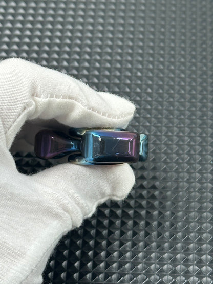 Three-Leaf Horizon Zirconium Oil Slick