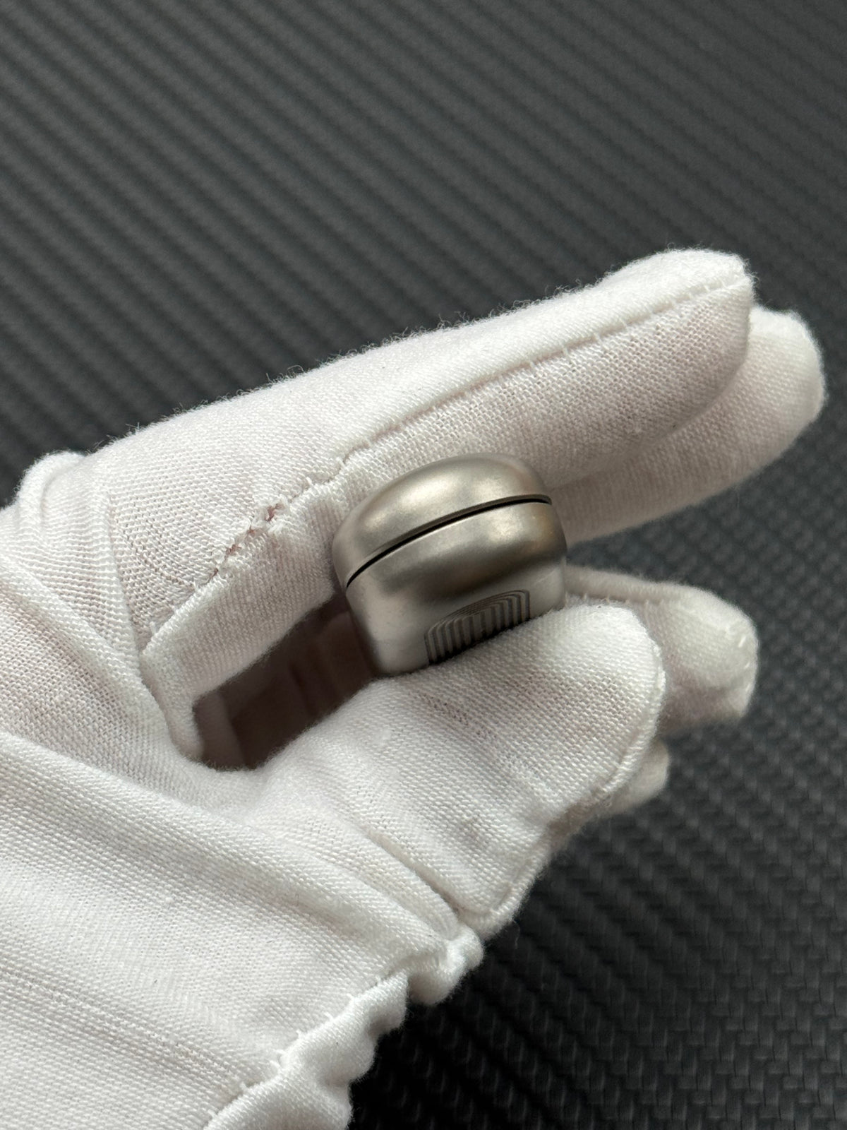 Floating Cloud Titanium Blasted