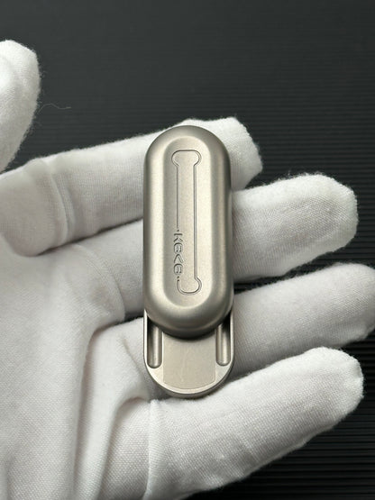 Floating Cloud Titanium