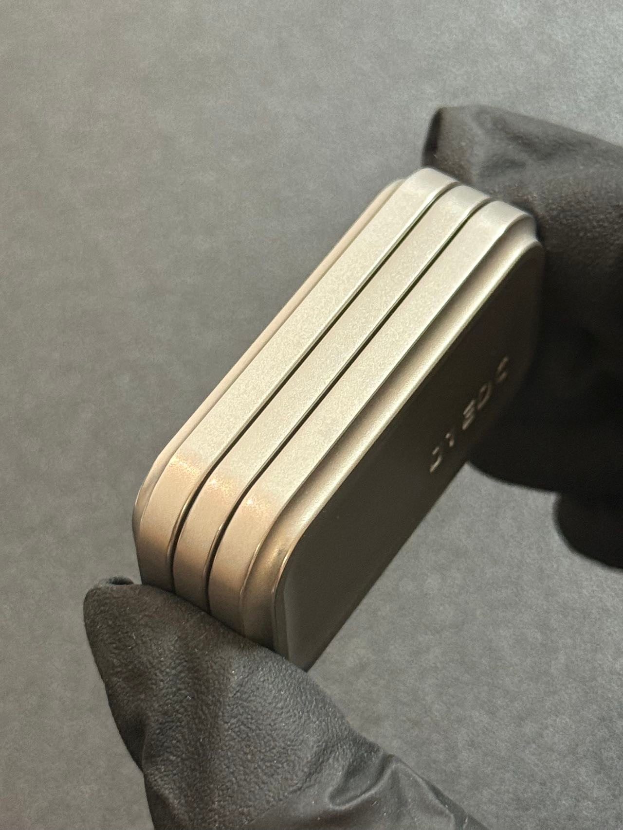 Magnet Feel Stainless Steel