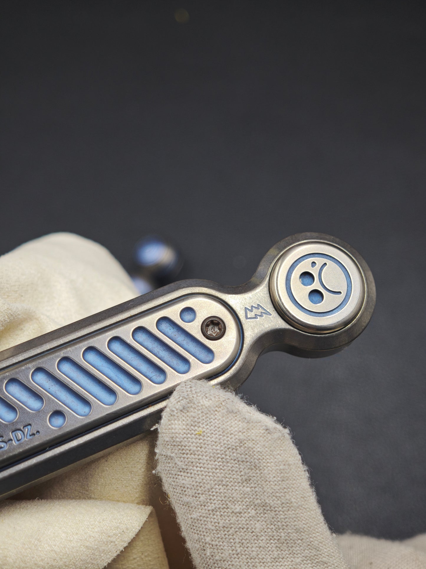 Cyber Ball Titanium