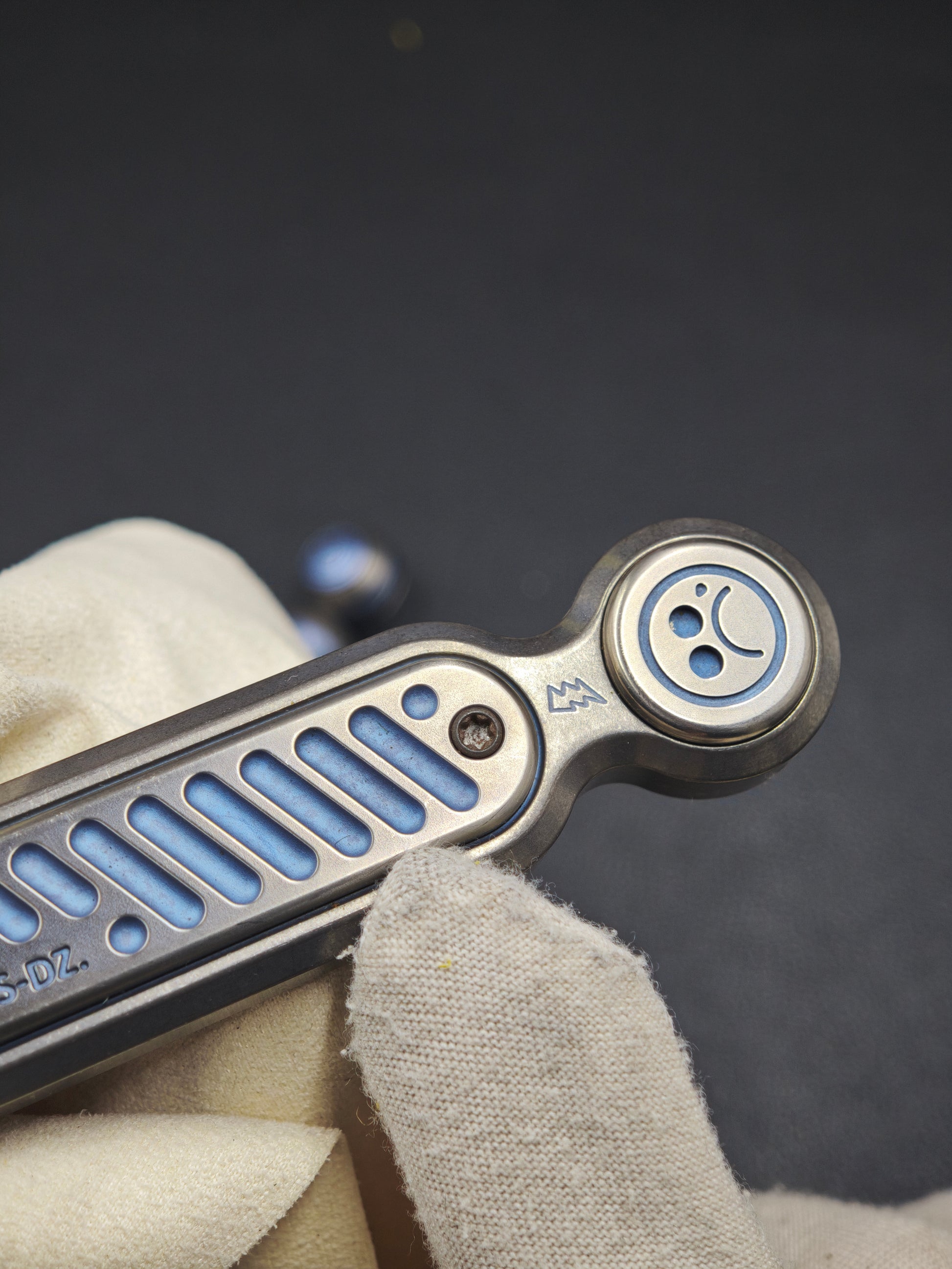 Cyber Ball Titanium