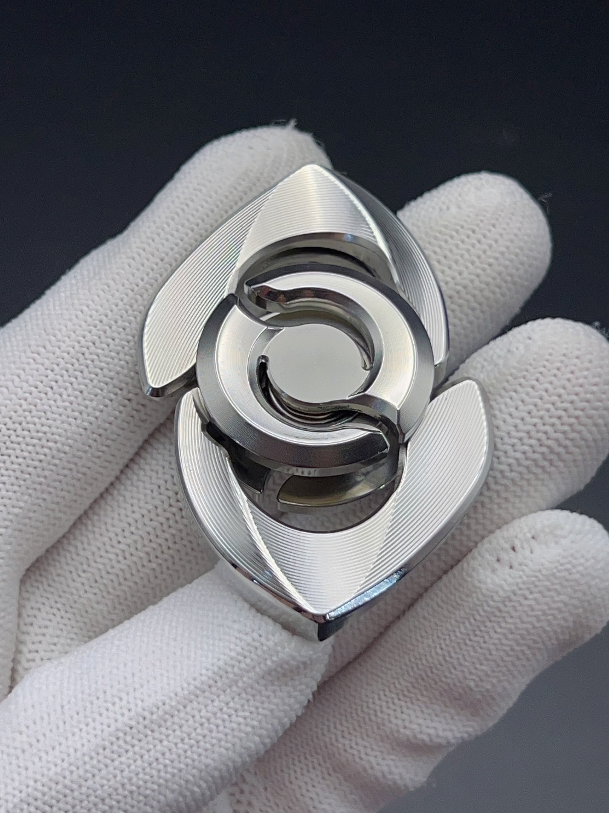 Baby Dolphin Titanium