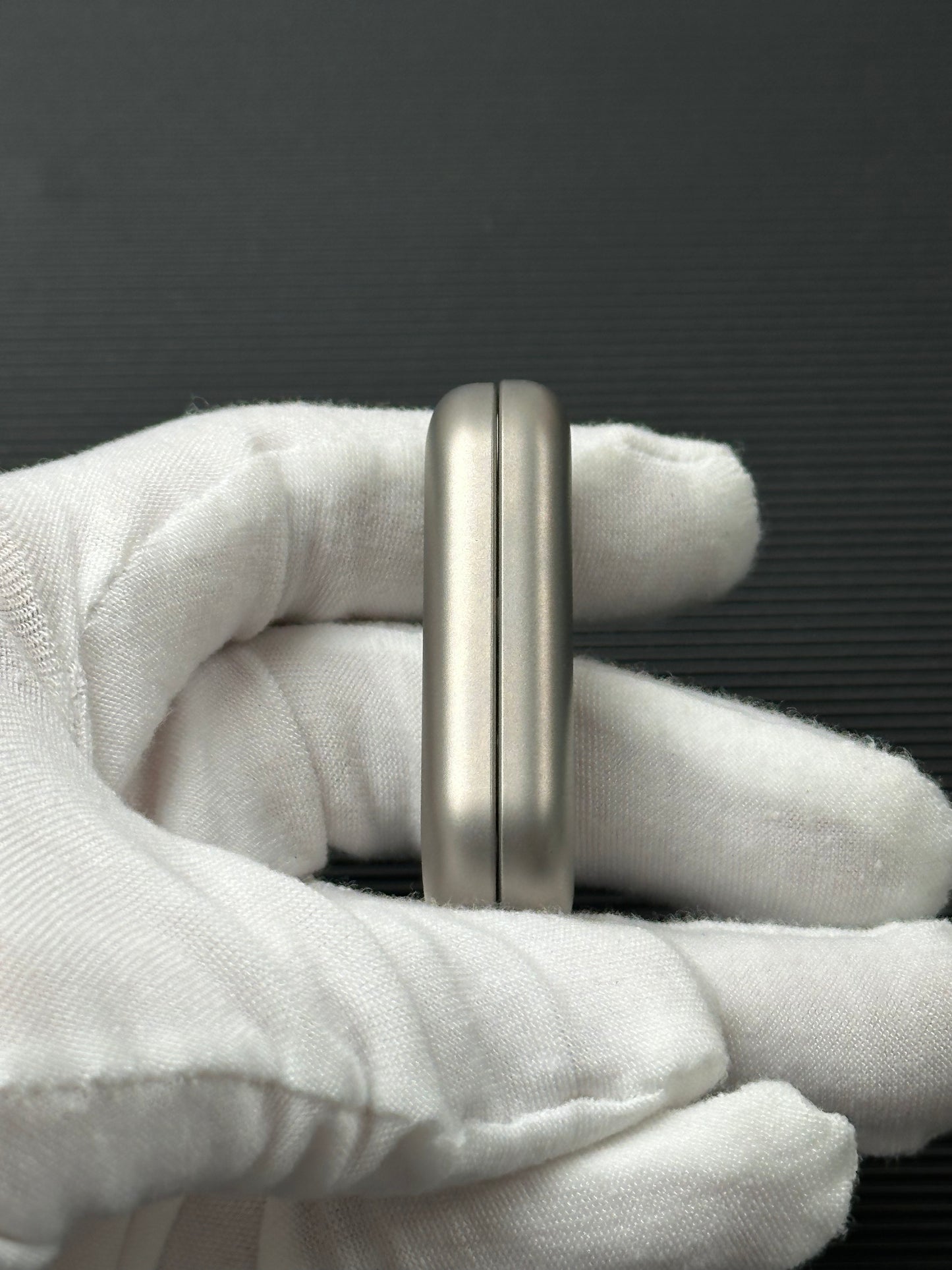 Floating Cloud Titanium