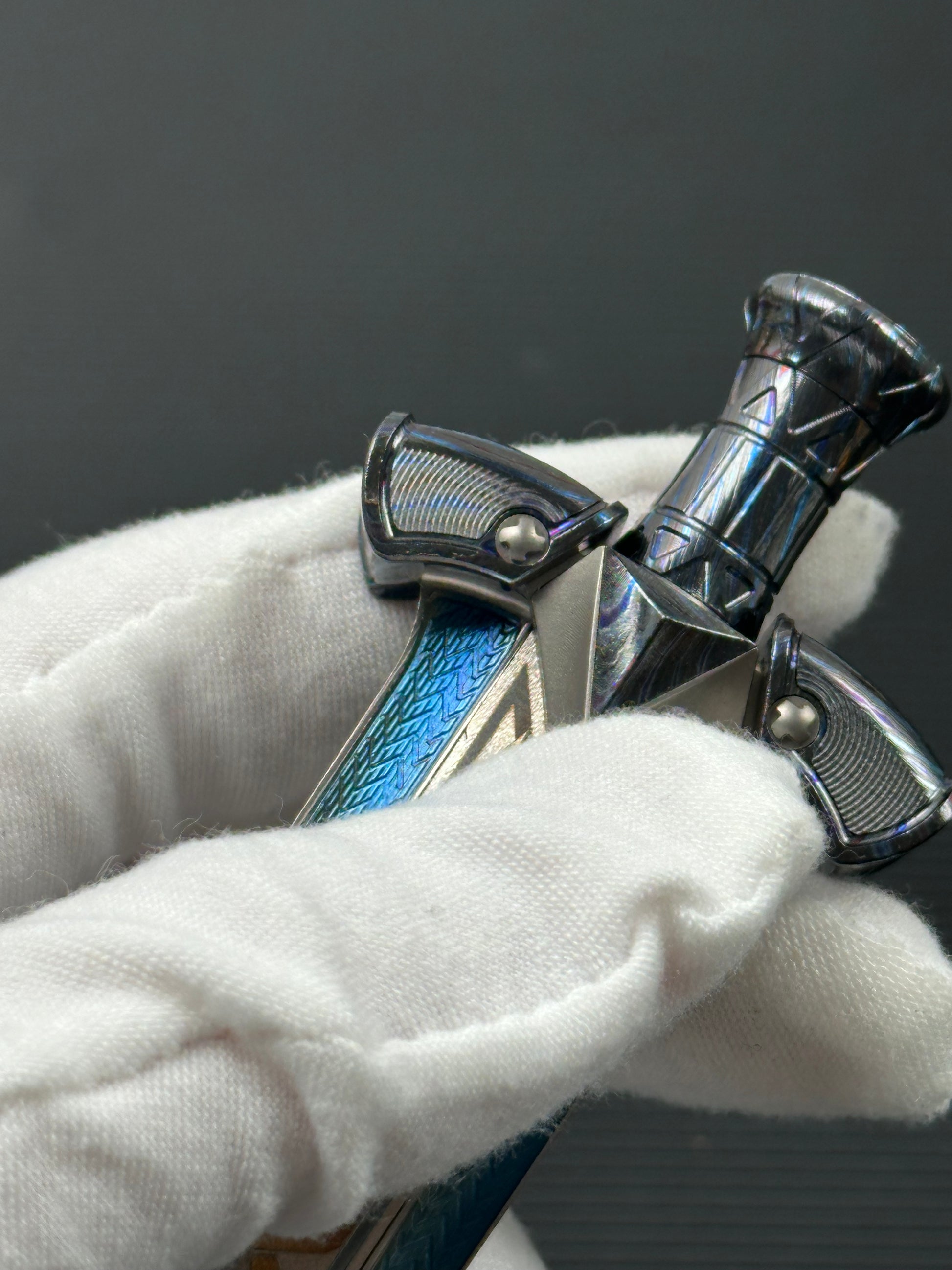 Azure Dragon Lake Sword Zircuti