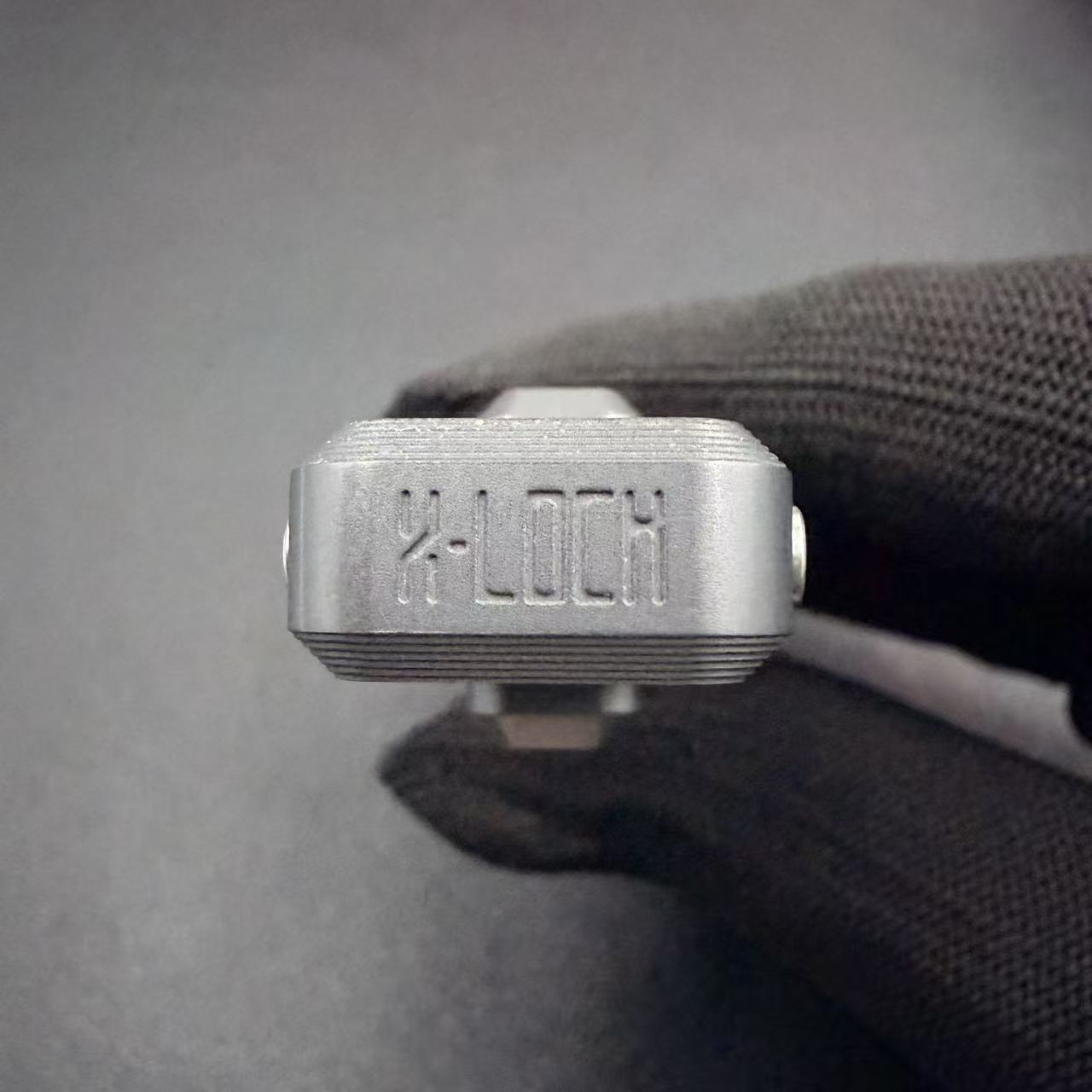 X Lock Zirconium