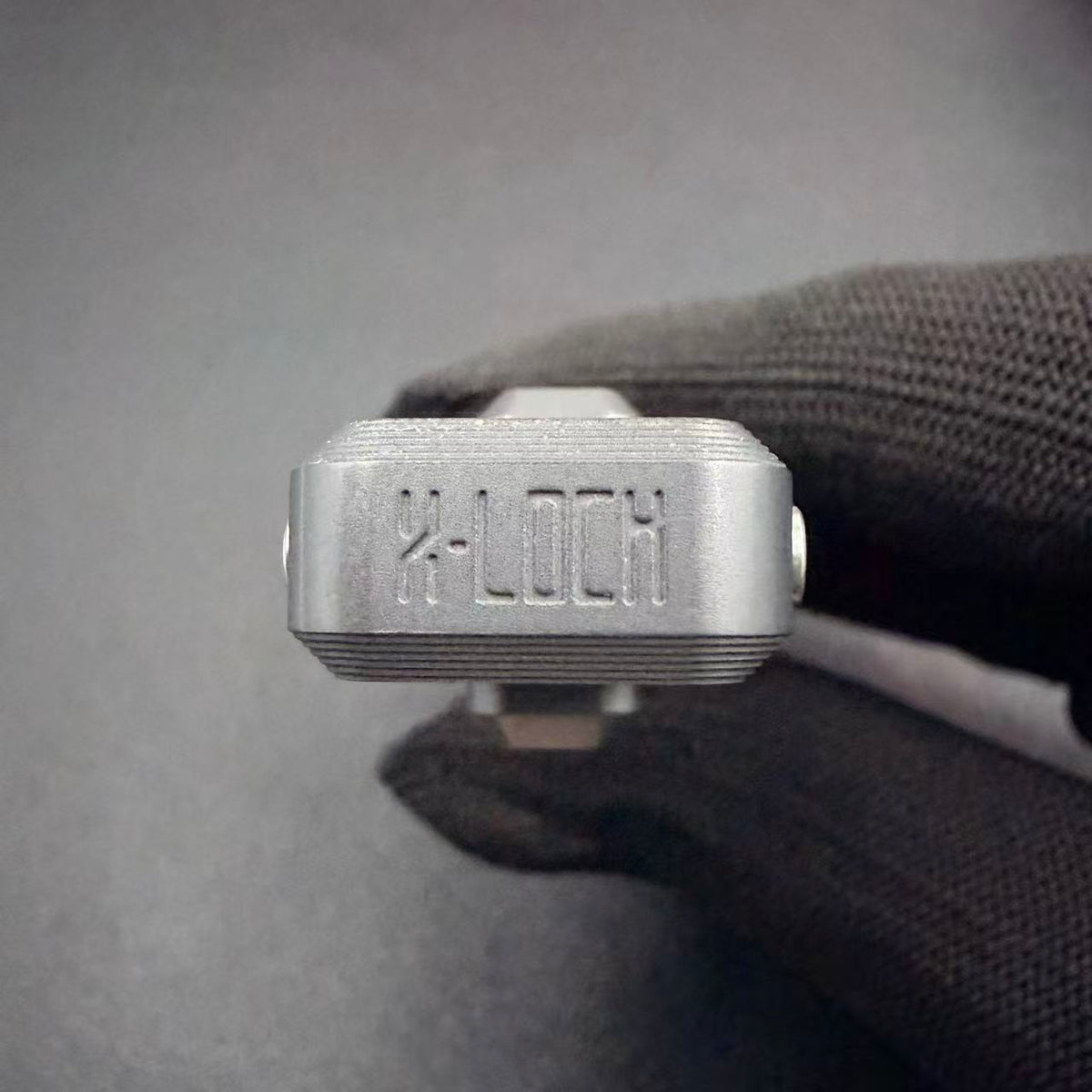 X Lock Zirconium