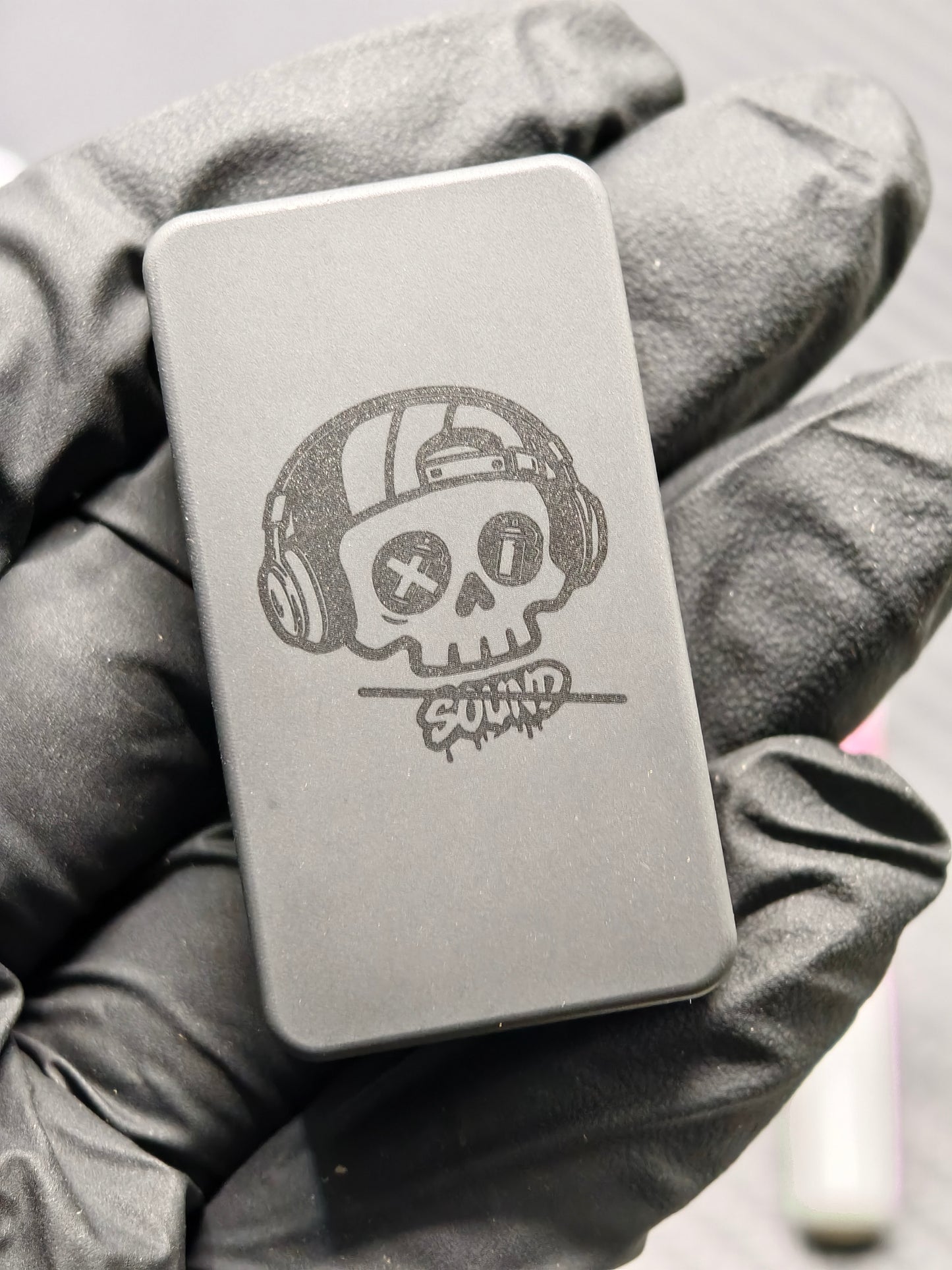 Mute Zirconium