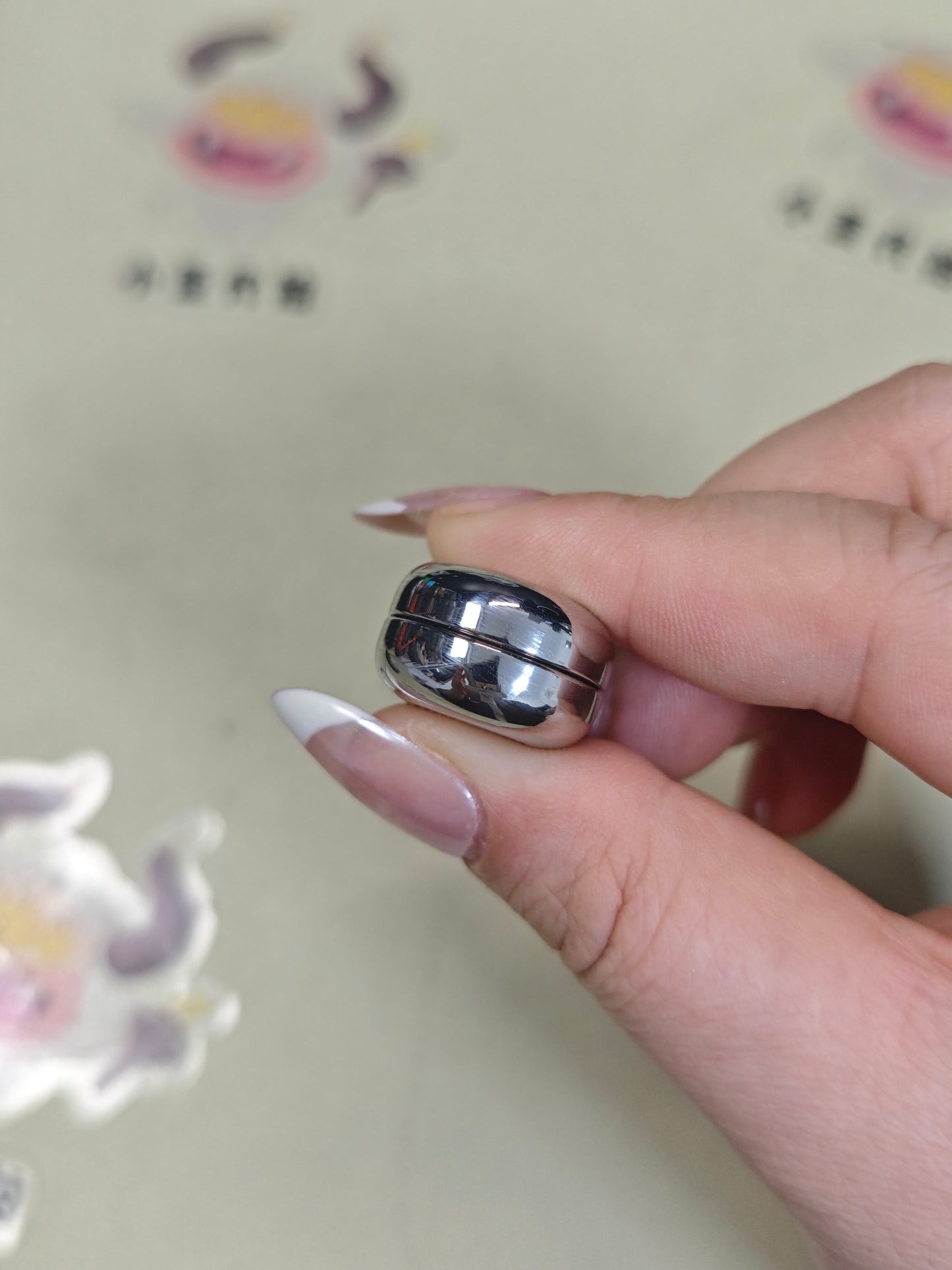 Floating Cloud Titanium