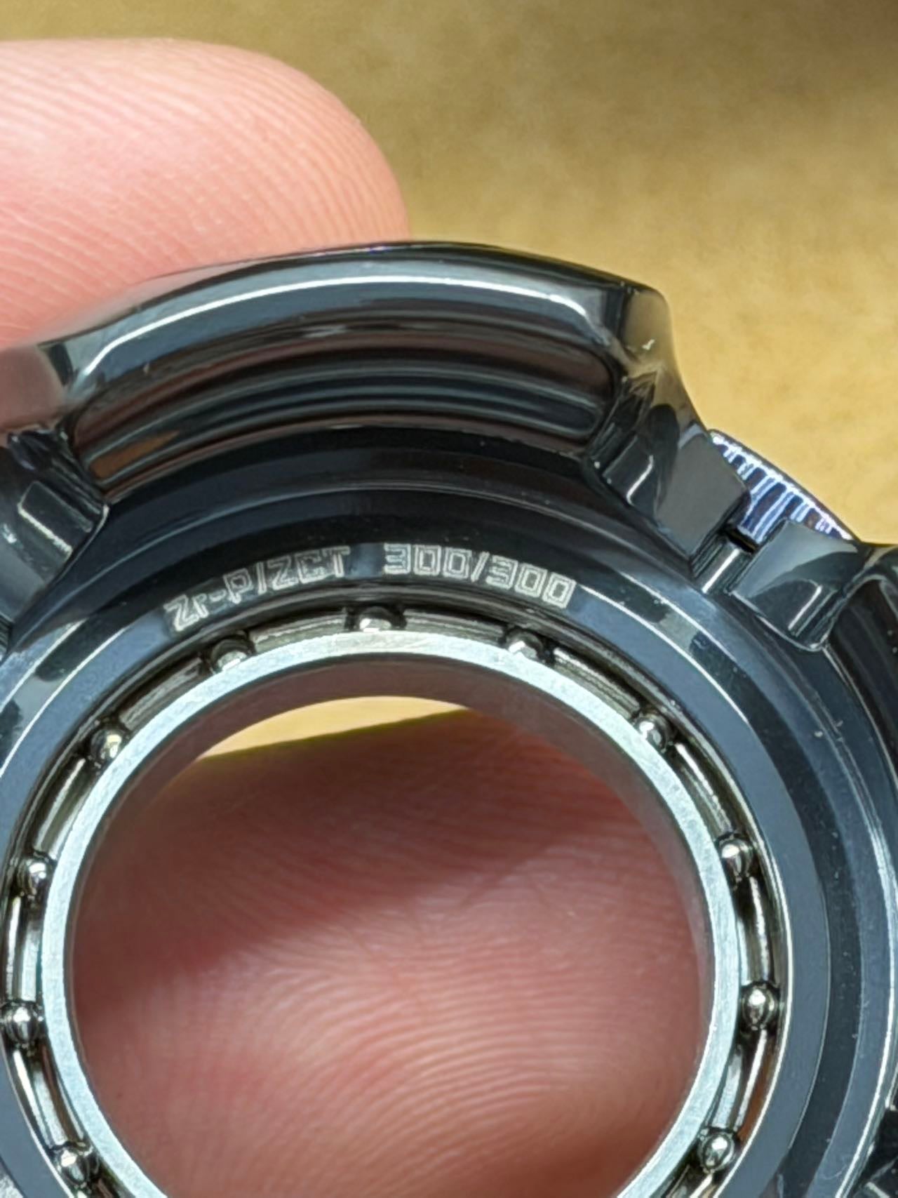 Noiz O Zircuti Zirconium