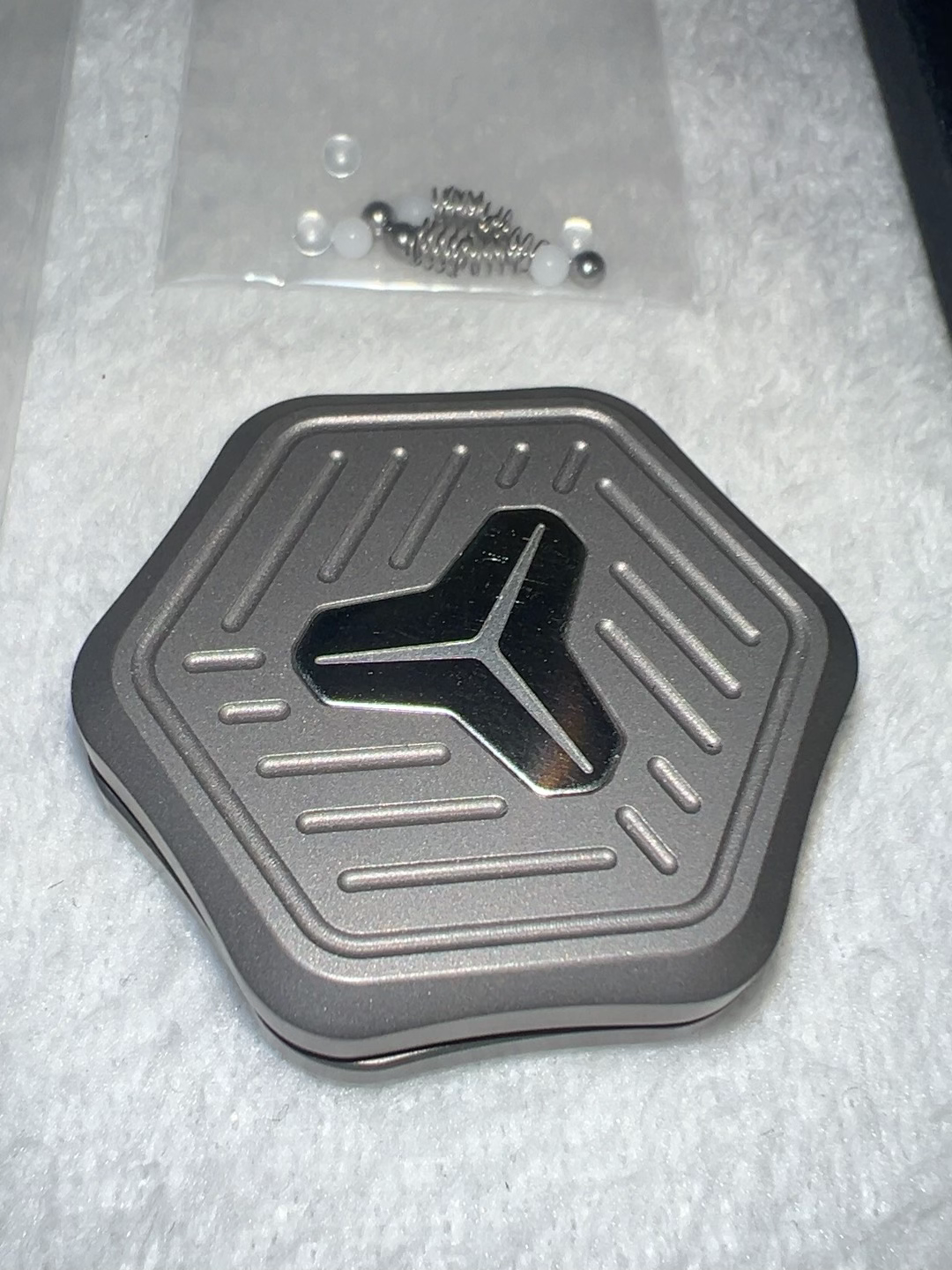 Gladiator Magnetic Titanium